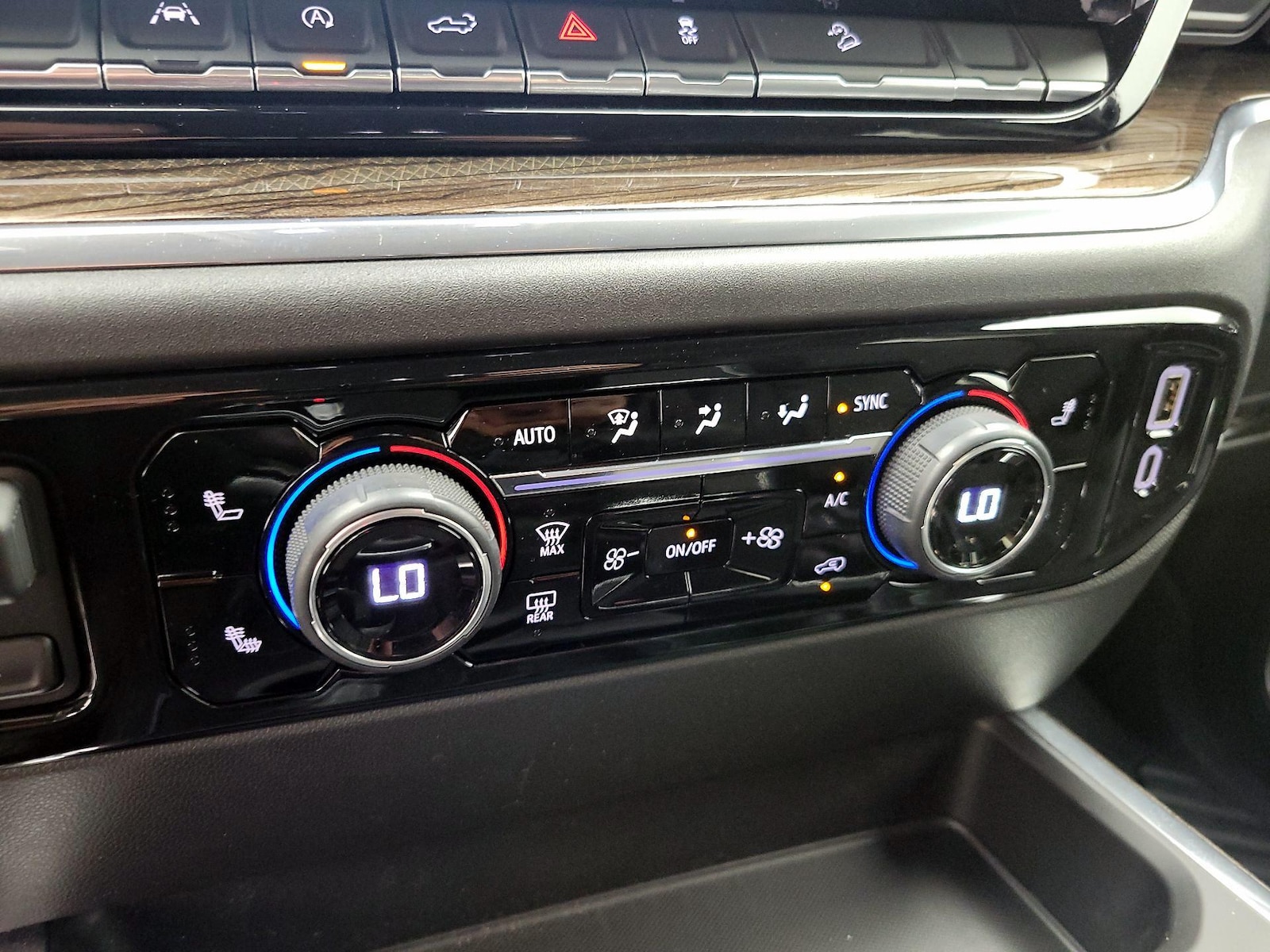 2024 Chevrolet Silverado 1500 RST - Photo 17