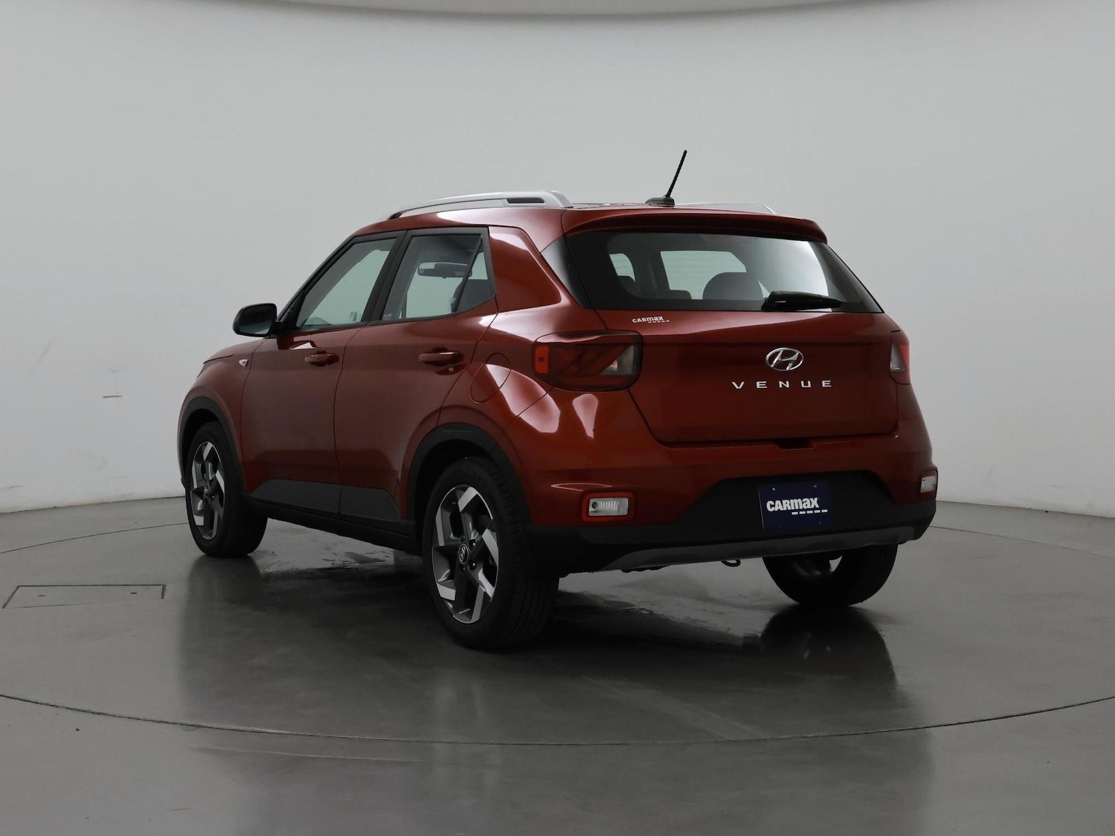 2024 Hyundai Venue Limited - Photo 3