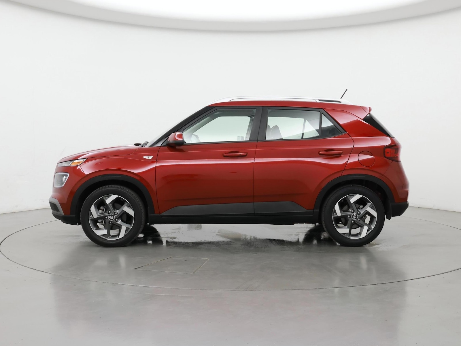 2024 Hyundai Venue Limited - Photo 4