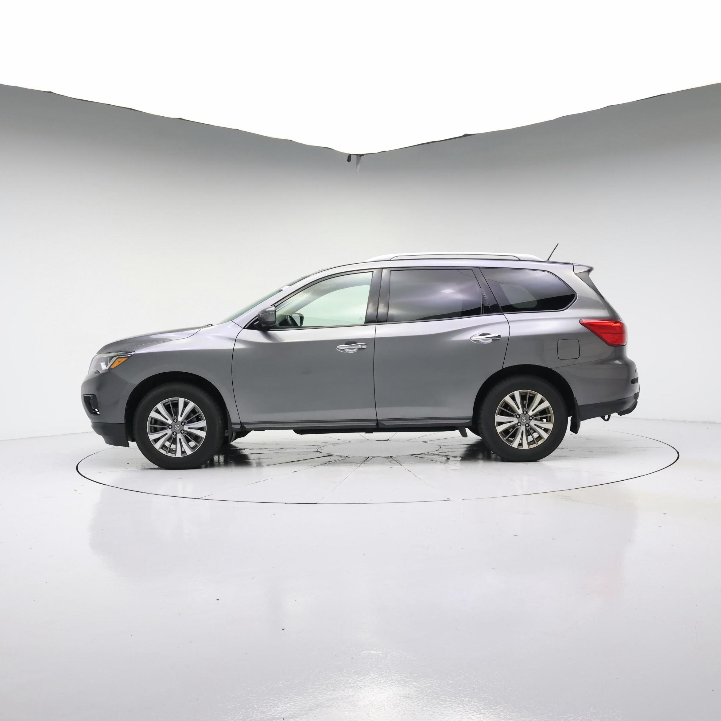 Thumbnail: 2018 Nissan Pathfinder - 3