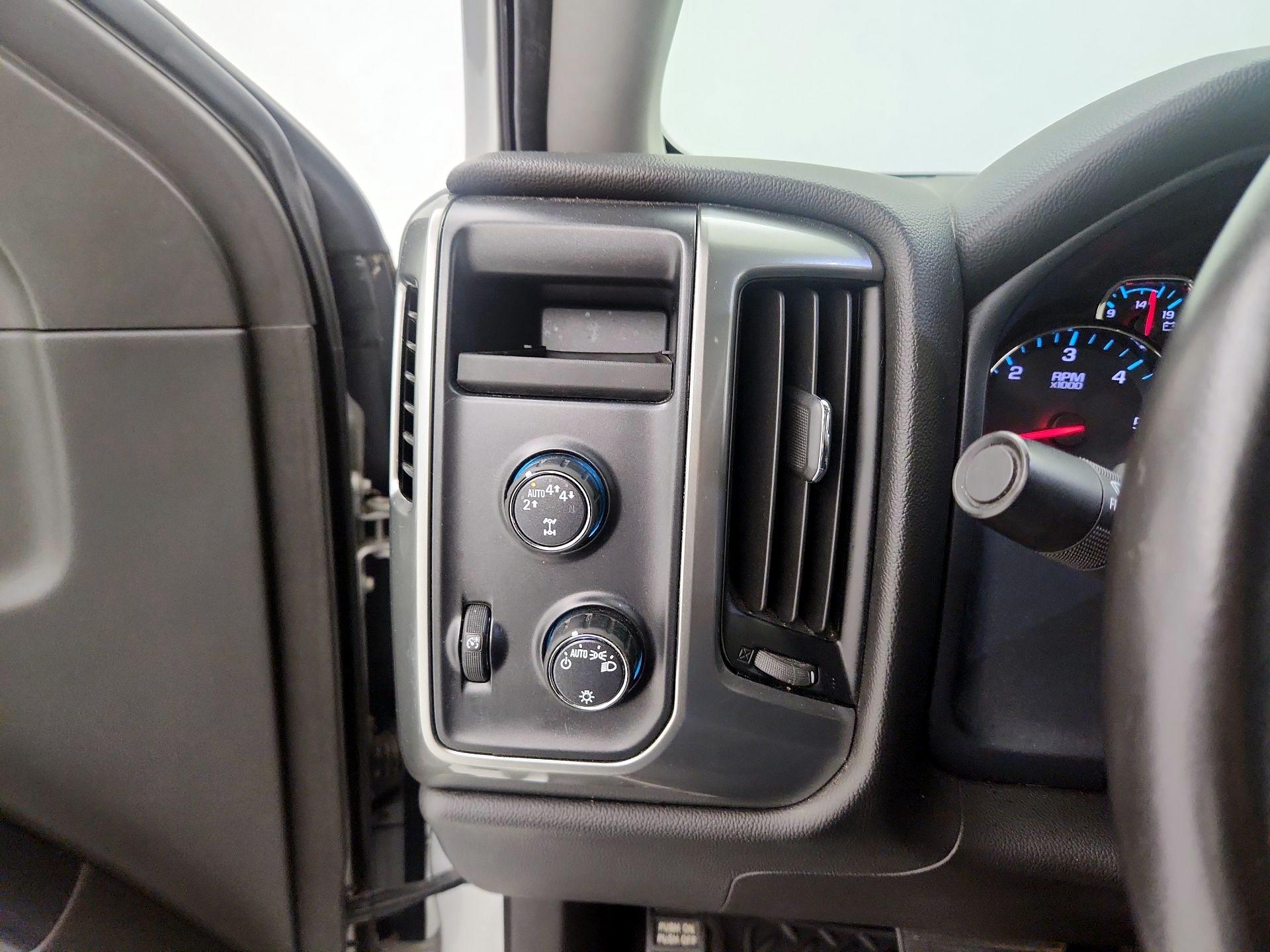 Thumbnail: 2019 Chevrolet Silverado 1500 - 13