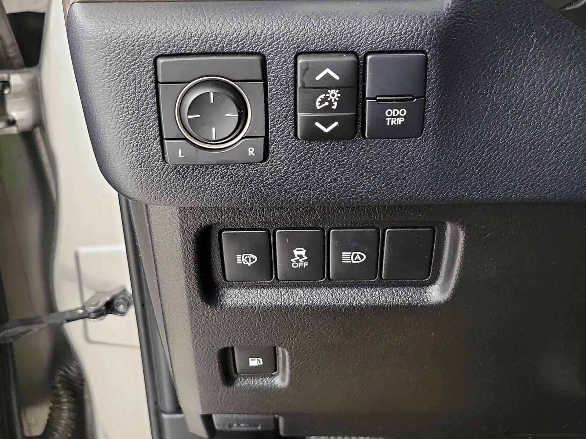 Thumbnail: 2020 Lexus GX - 13