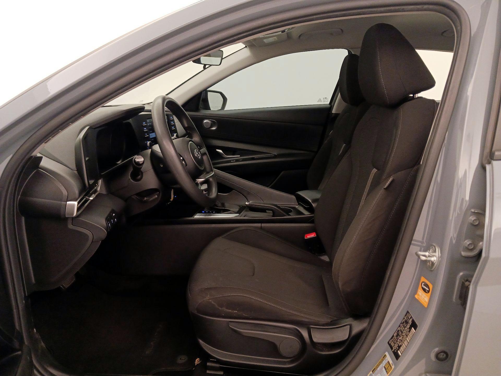 Thumbnail: 2021 Hyundai Elantra - 11