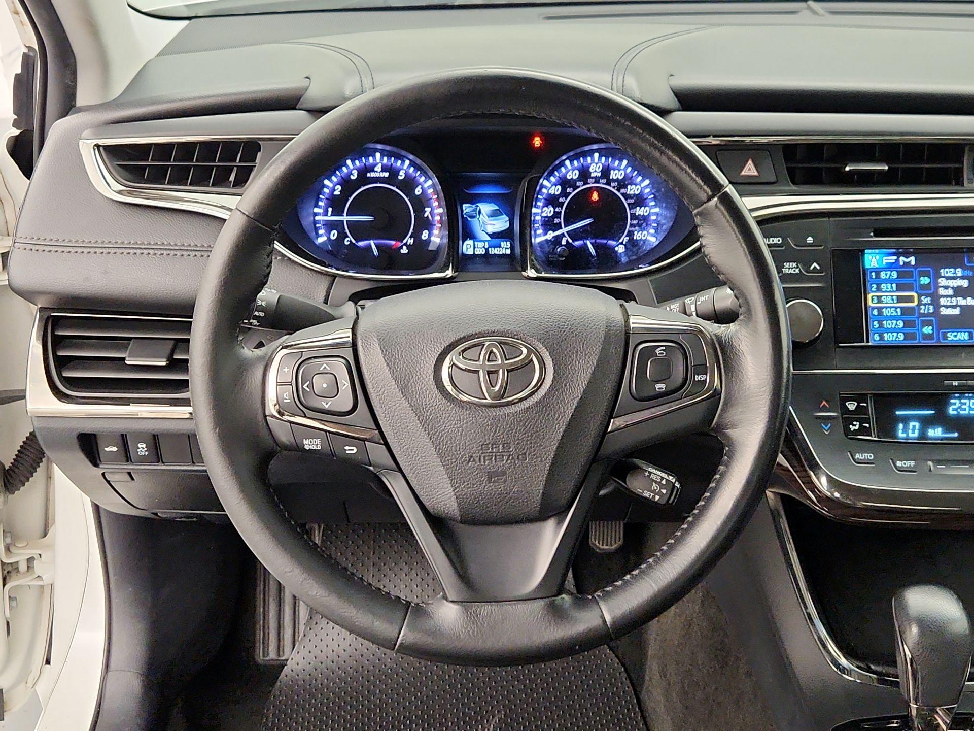 Thumbnail: 2014 Toyota Avalon - 10