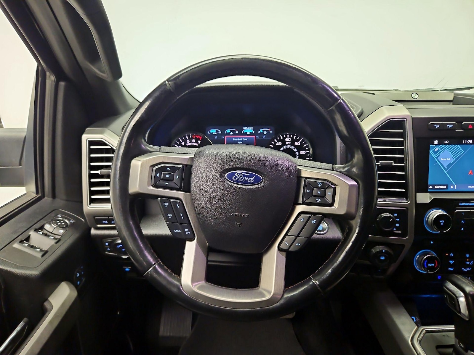 2018 Ford F-150 Platinum - Photo 11