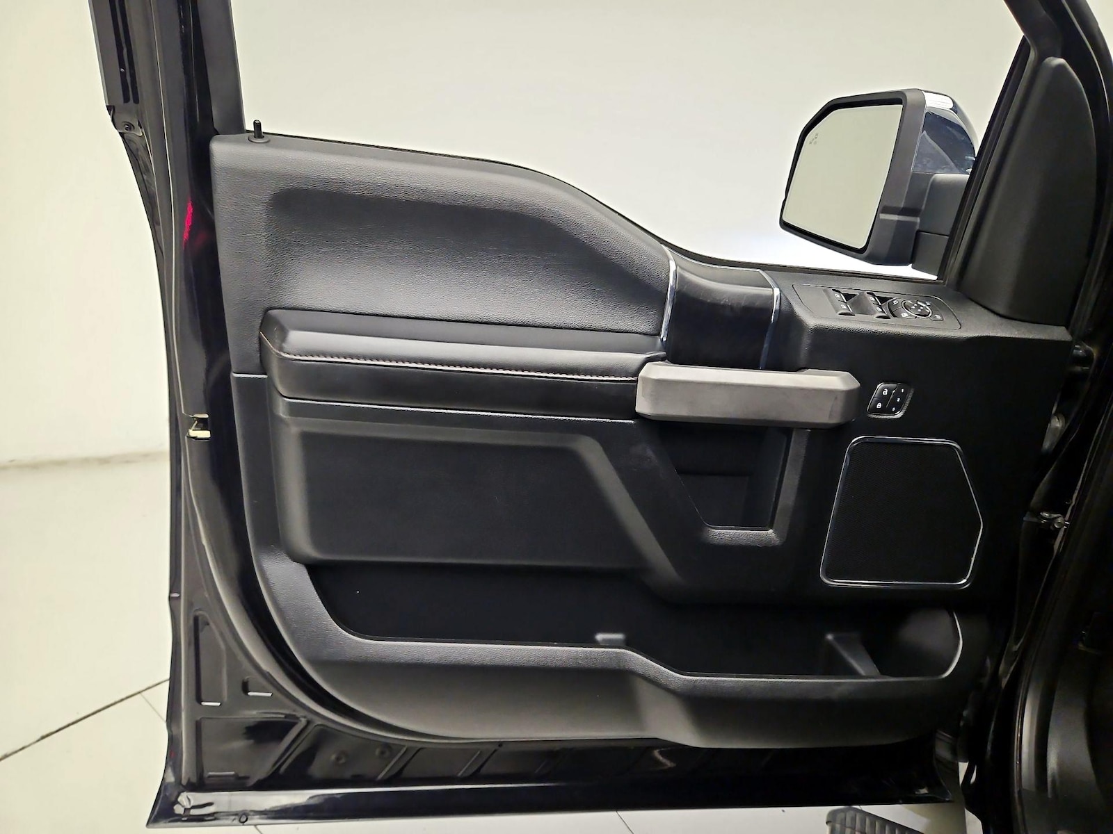 2018 Ford F-150 Platinum - Photo 13