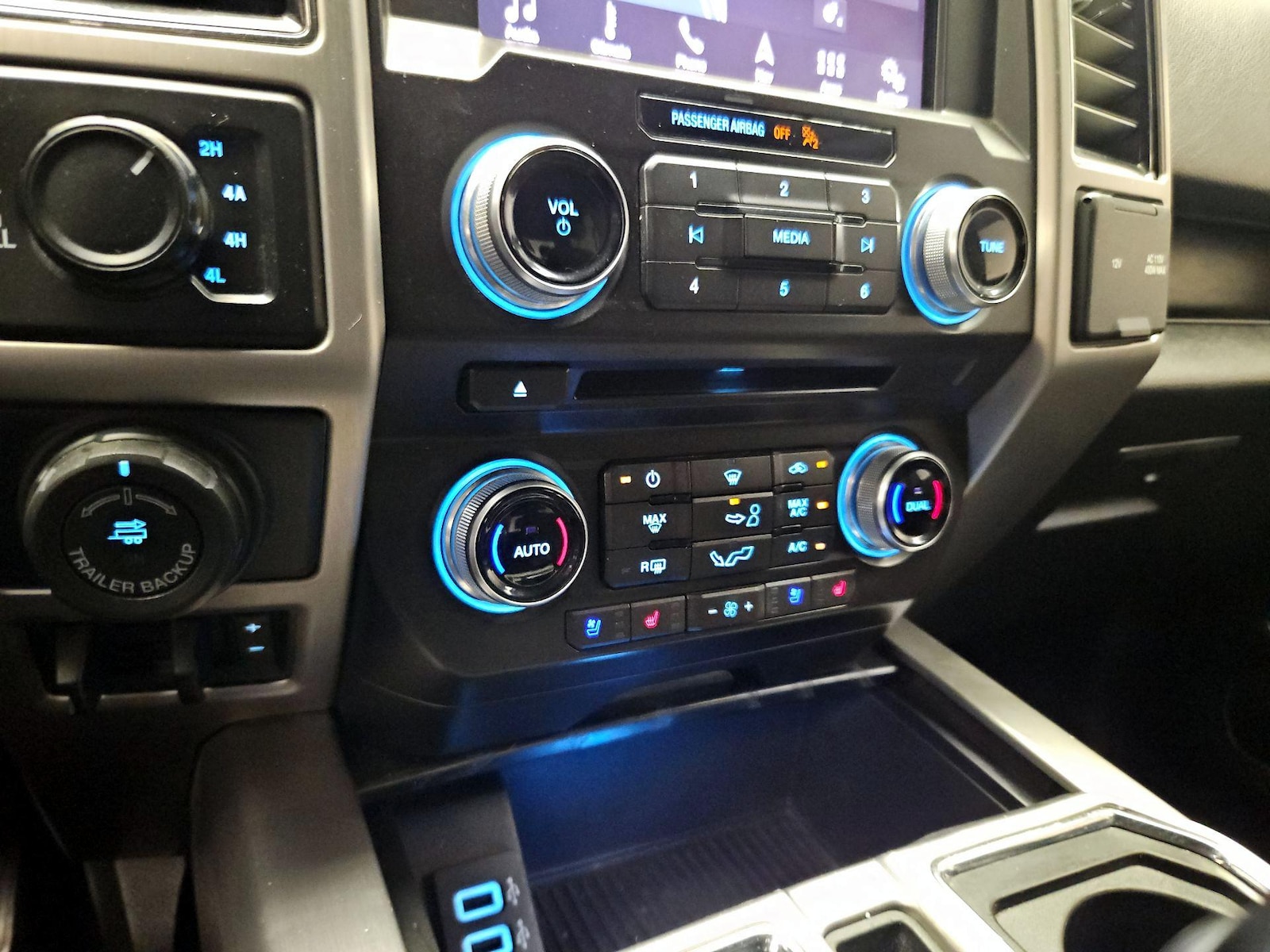 2018 Ford F-150 Platinum - Photo 17