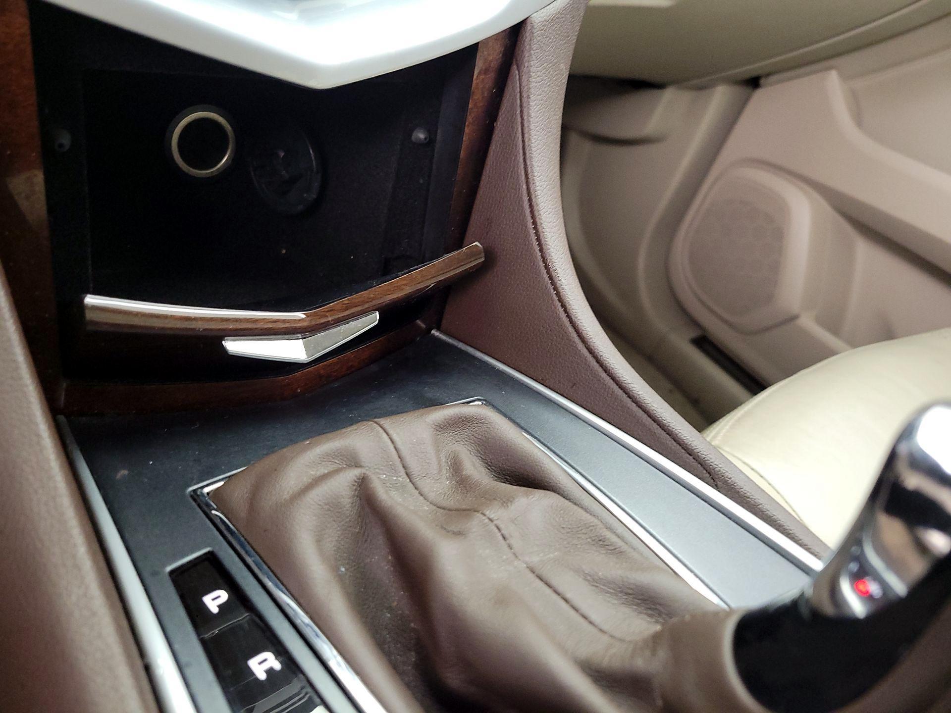 Thumbnail: 2016 Cadillac SRX - 18