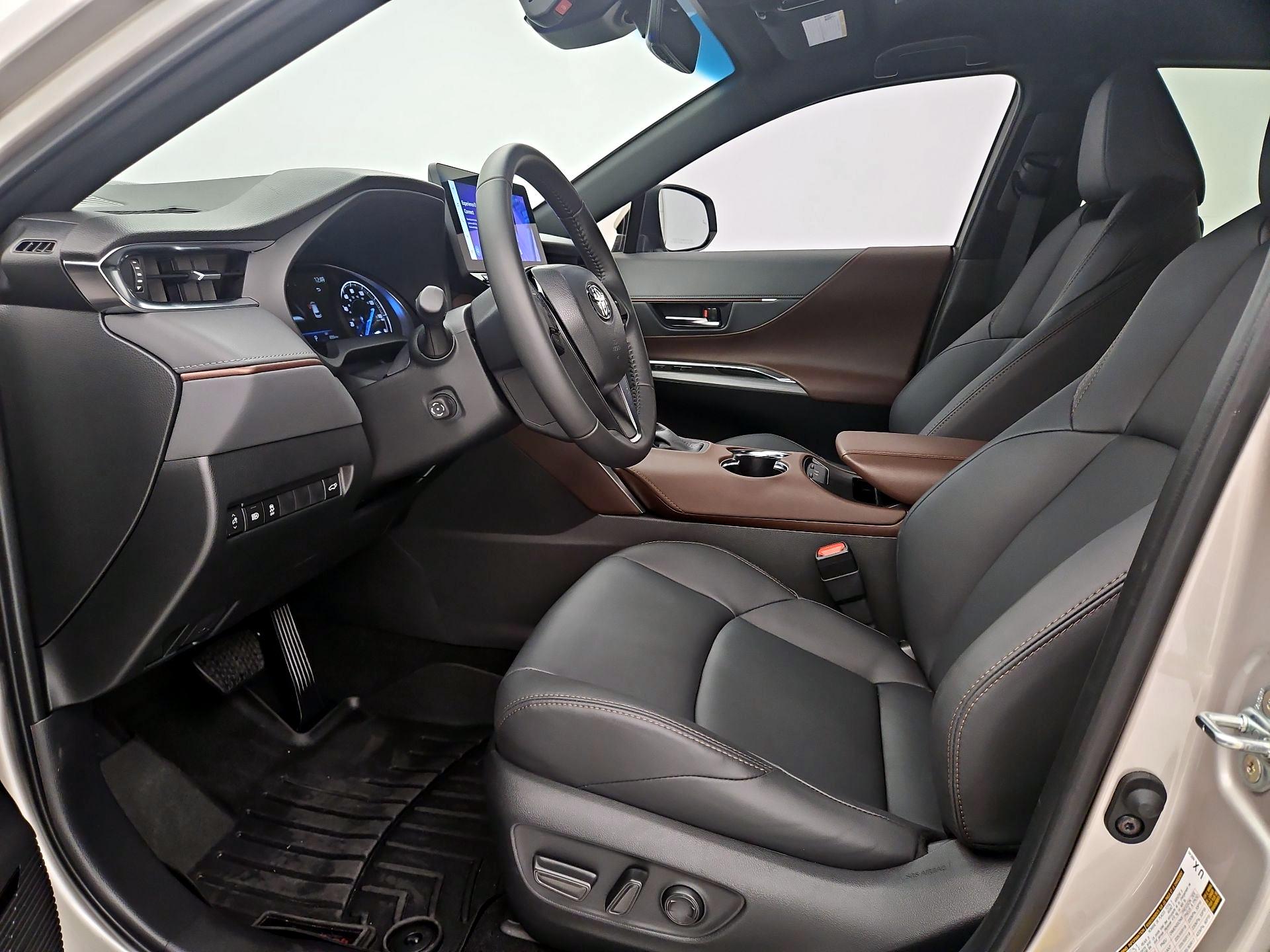 Thumbnail: 2024 Toyota Venza - 11