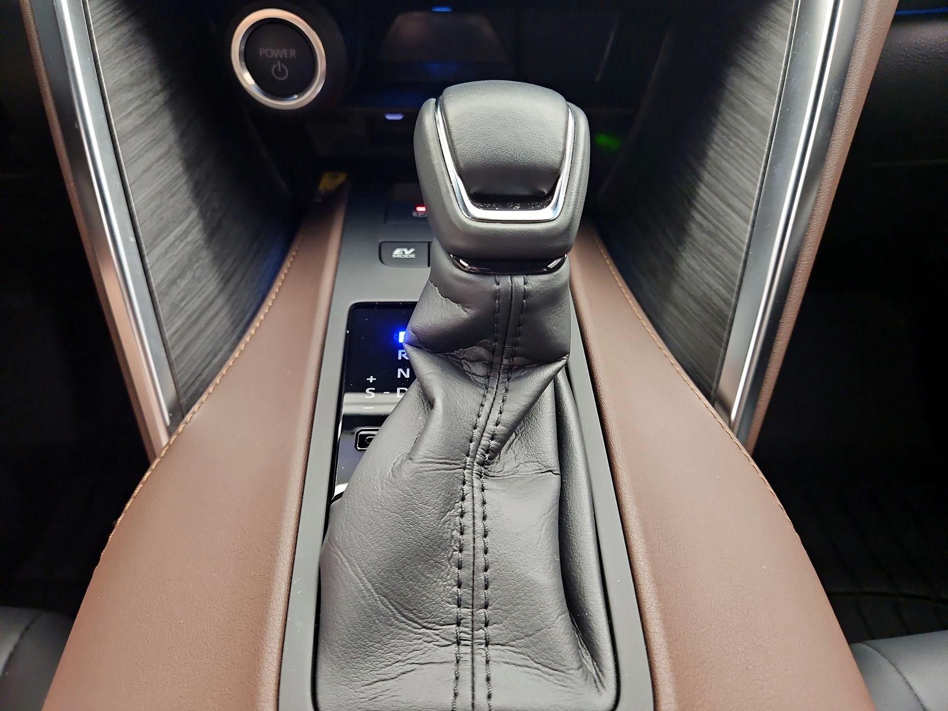 Thumbnail: 2024 Toyota Venza - 18