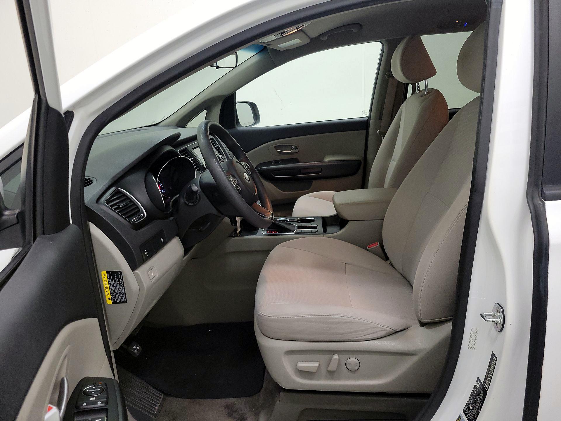 Thumbnail: 2019 Kia Sedona - 11