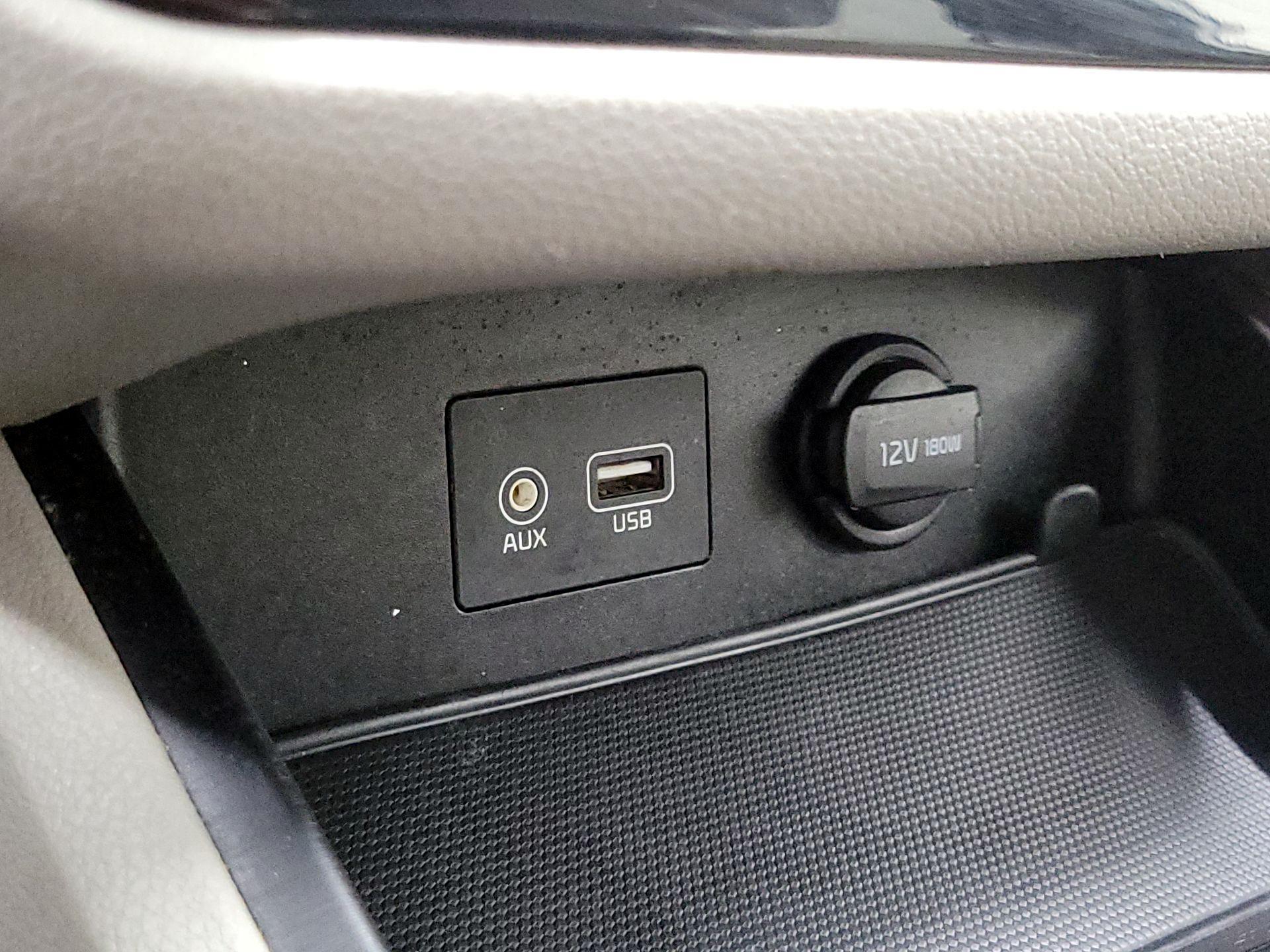 Thumbnail: 2019 Kia Sedona - 18
