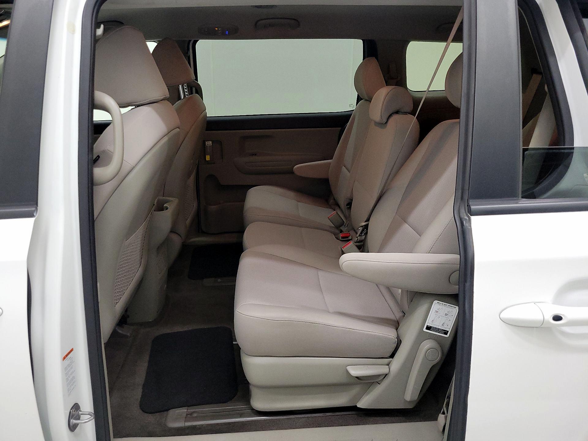 Thumbnail: 2019 Kia Sedona - 19