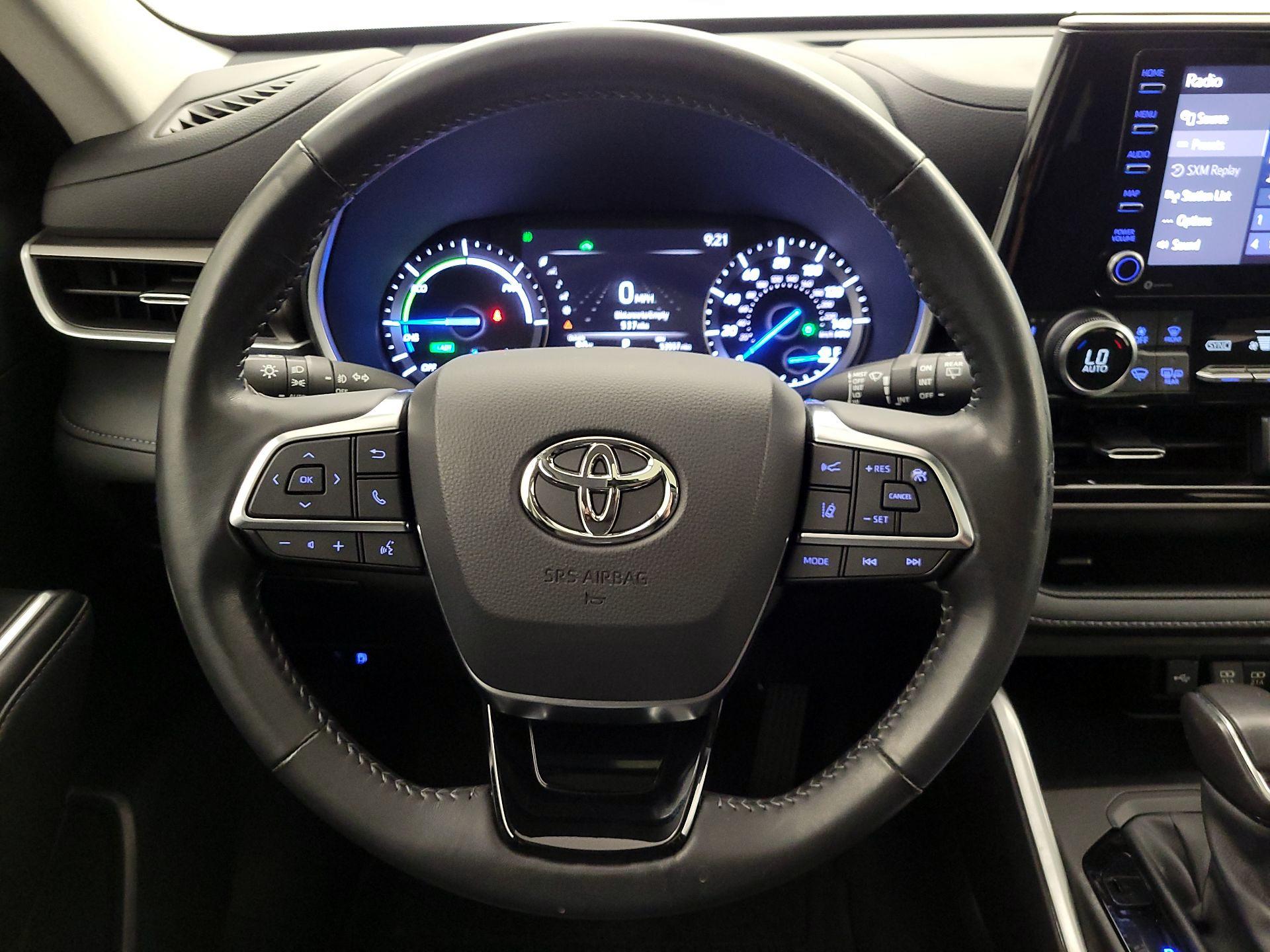 Thumbnail: 2020 Toyota Highlander - 10