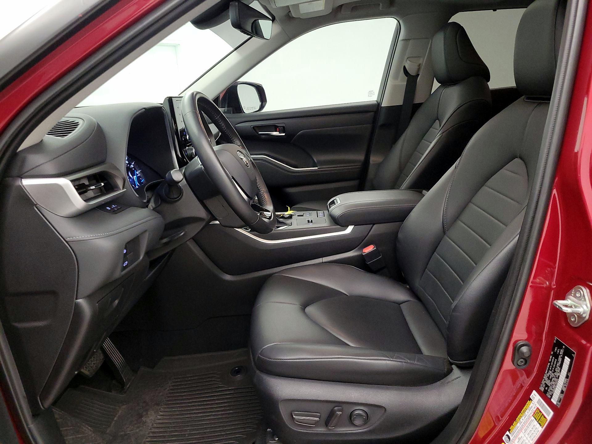 Thumbnail: 2020 Toyota Highlander - 11