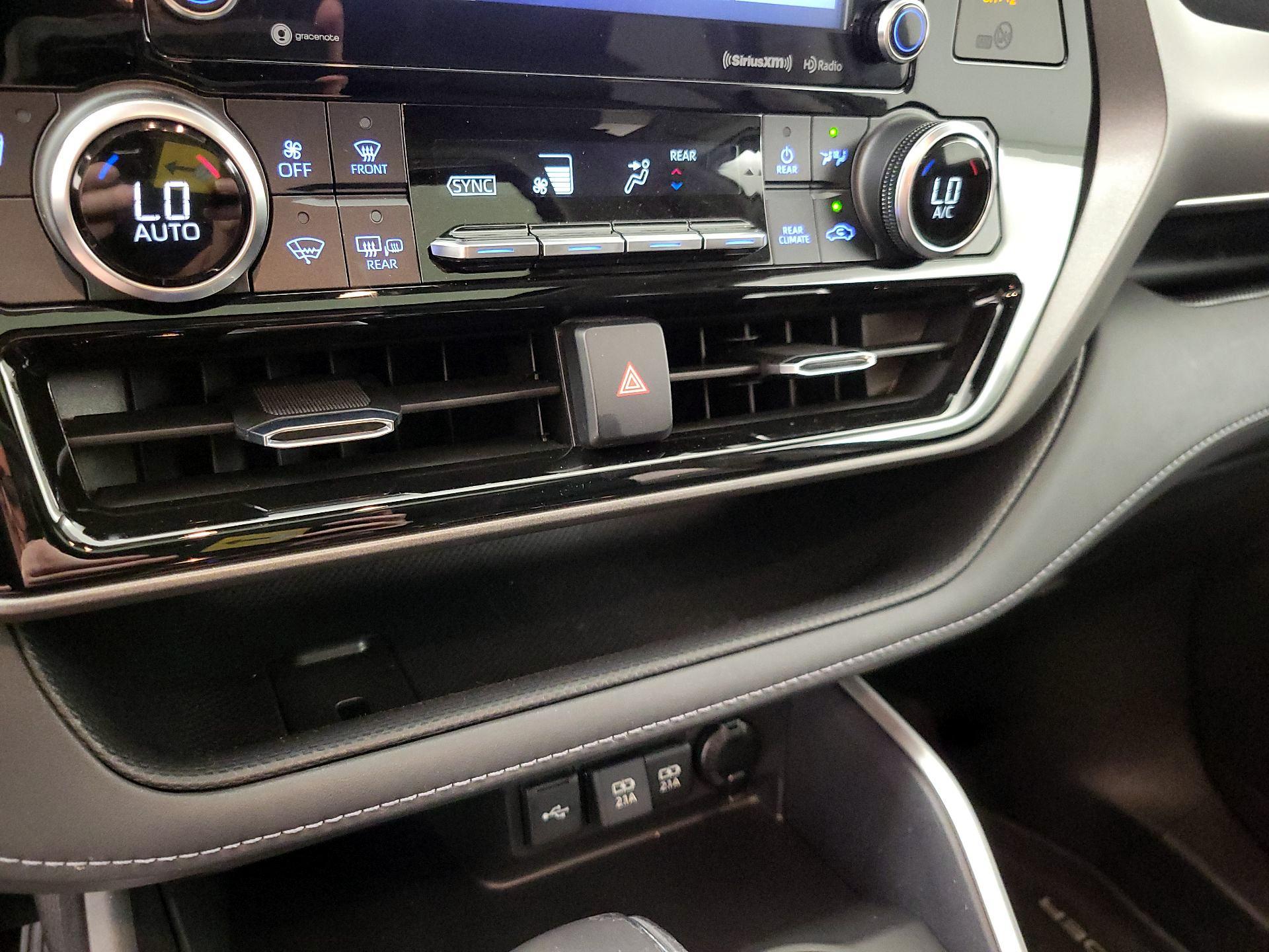 Thumbnail: 2020 Toyota Highlander - 16