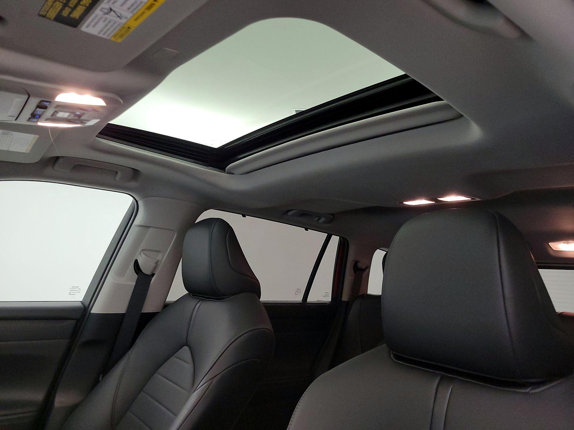 Thumbnail: 2020 Toyota Highlander - 19