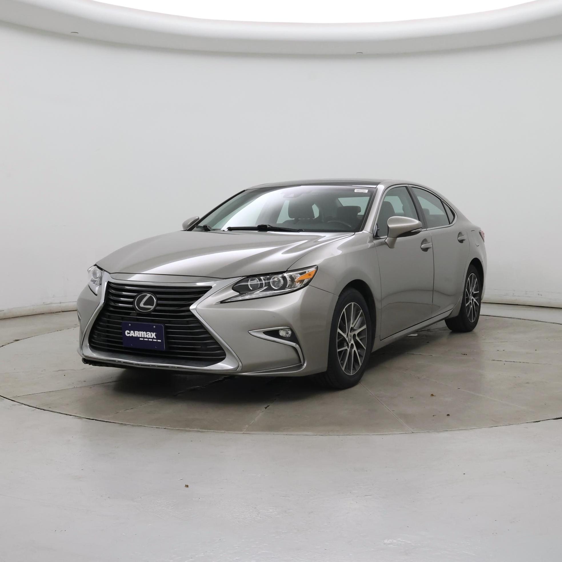 Thumbnail: 2018 Lexus ES - 4