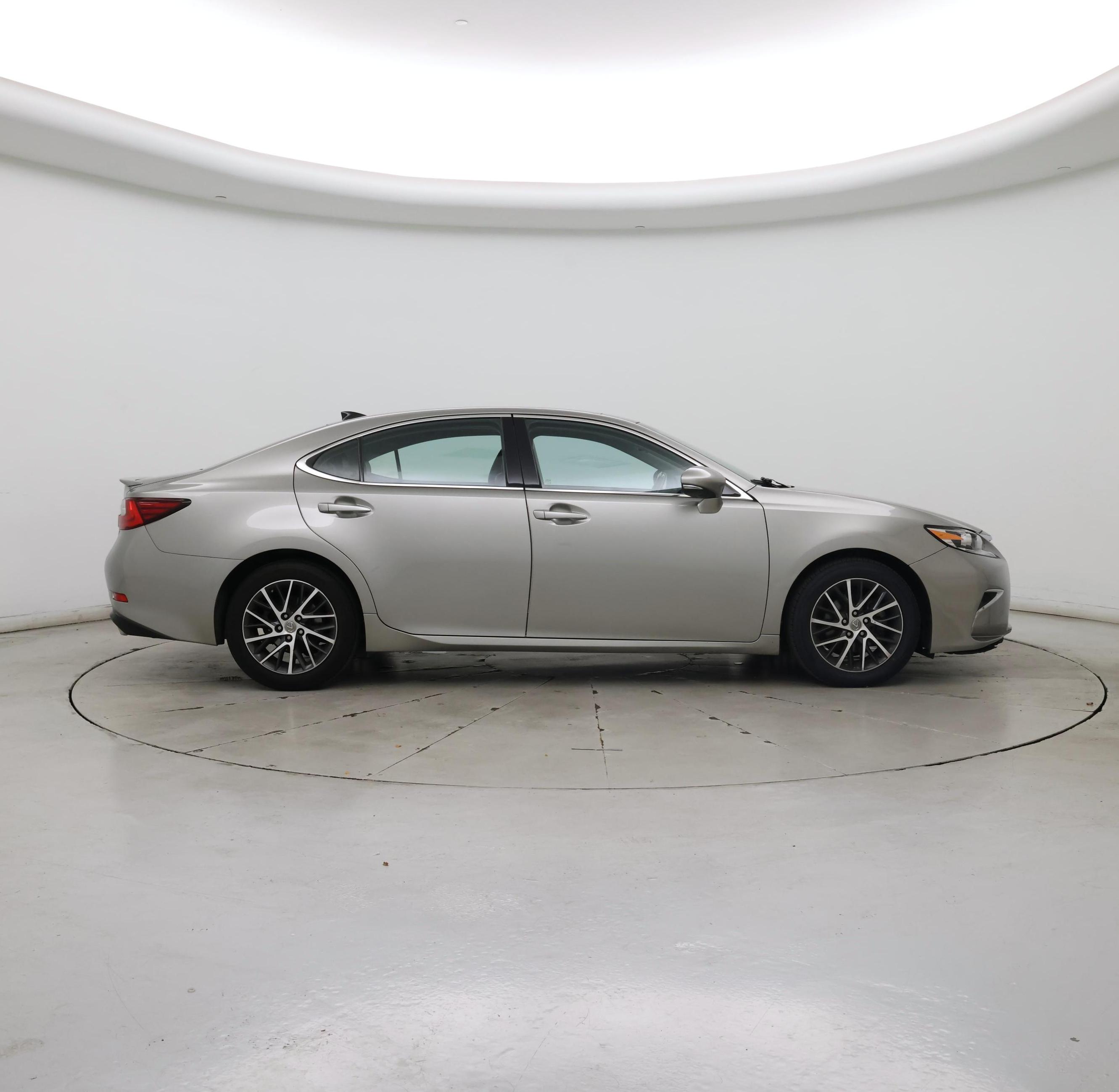 Thumbnail: 2018 Lexus ES - 7