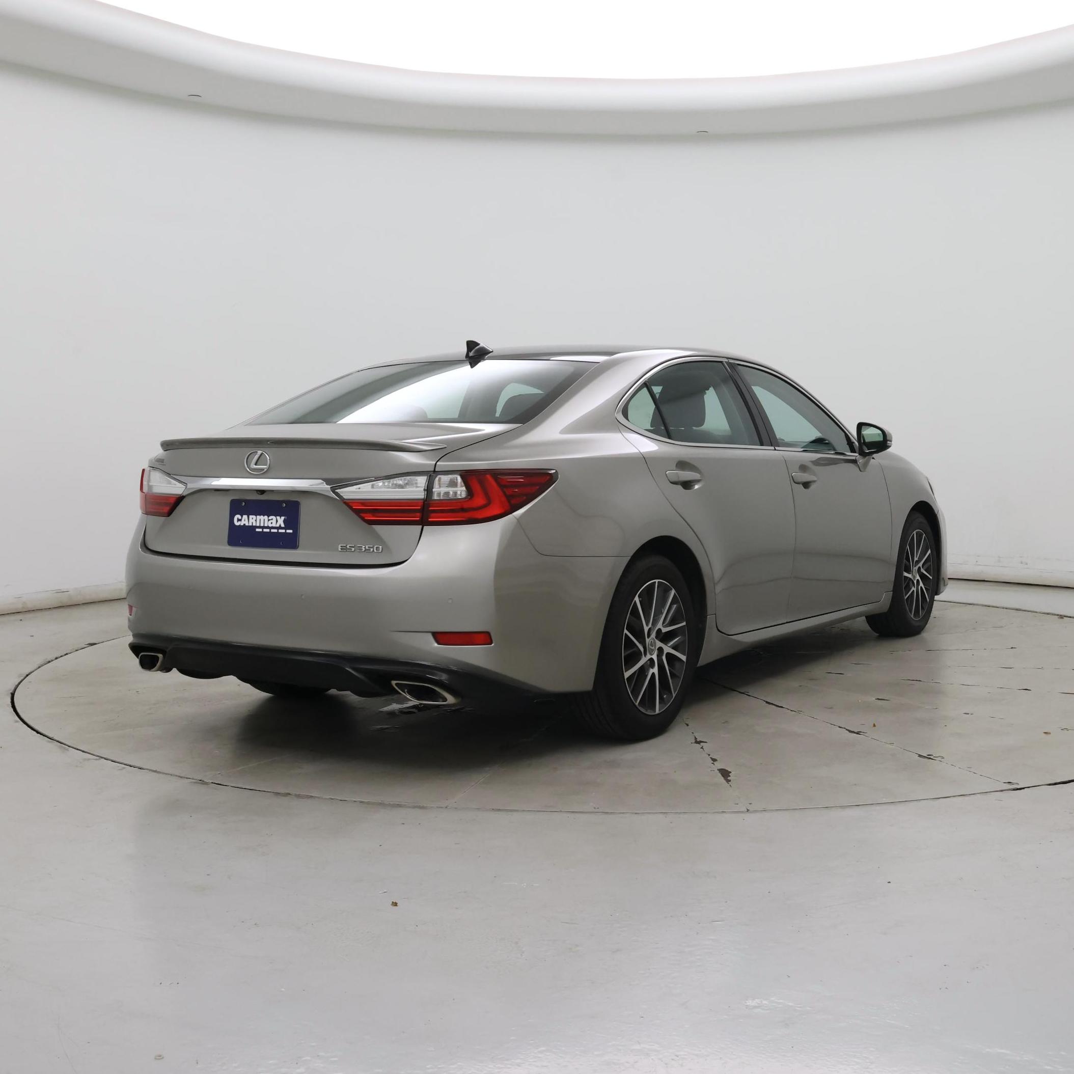Thumbnail: 2018 Lexus ES - 8