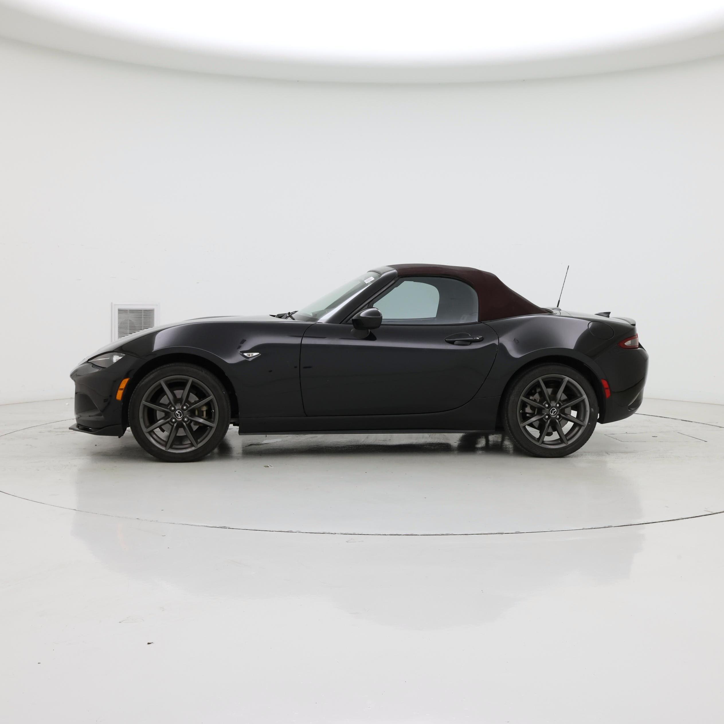Thumbnail: 2018 Mazda MX-5 Miata - 3