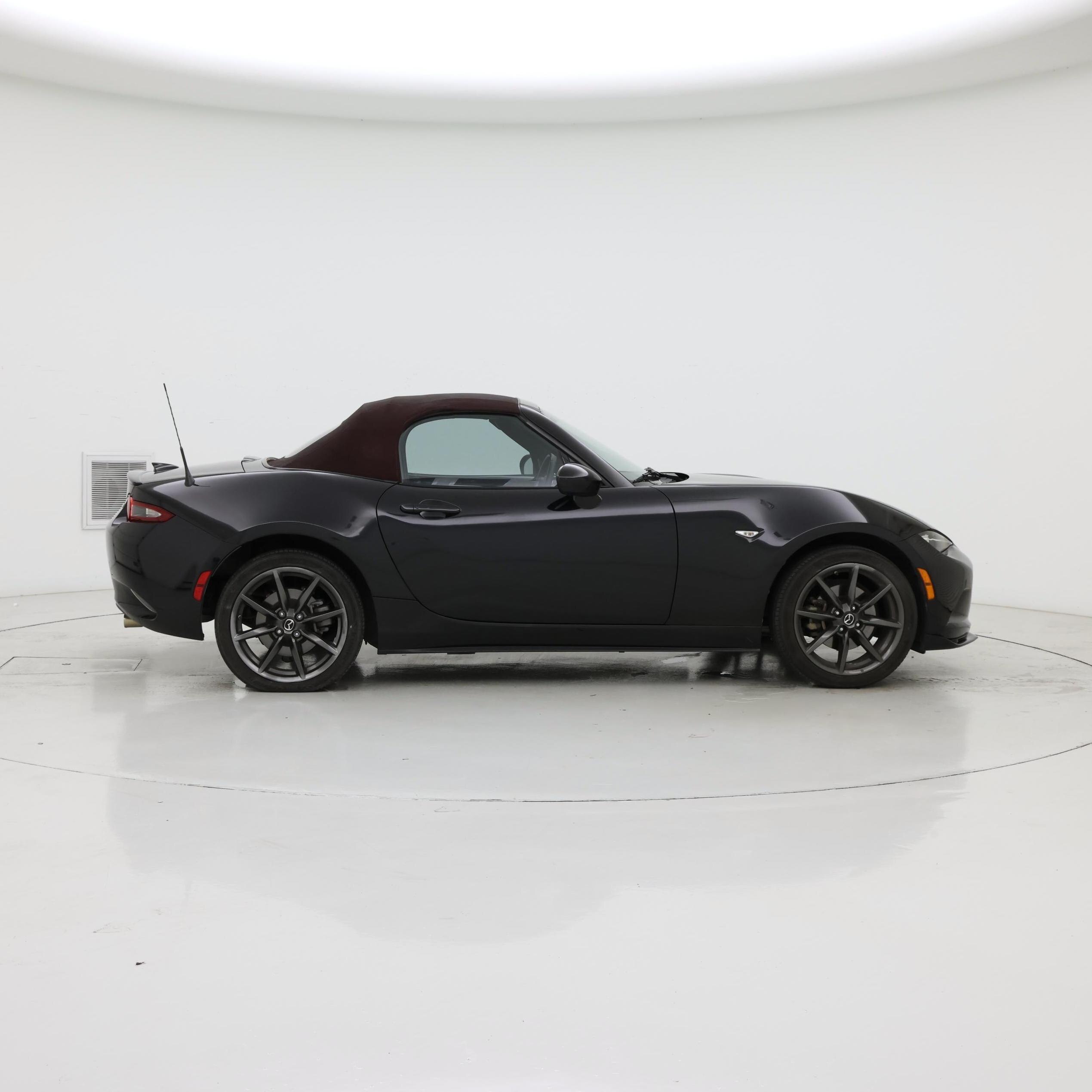 Thumbnail: 2018 Mazda MX-5 Miata - 7