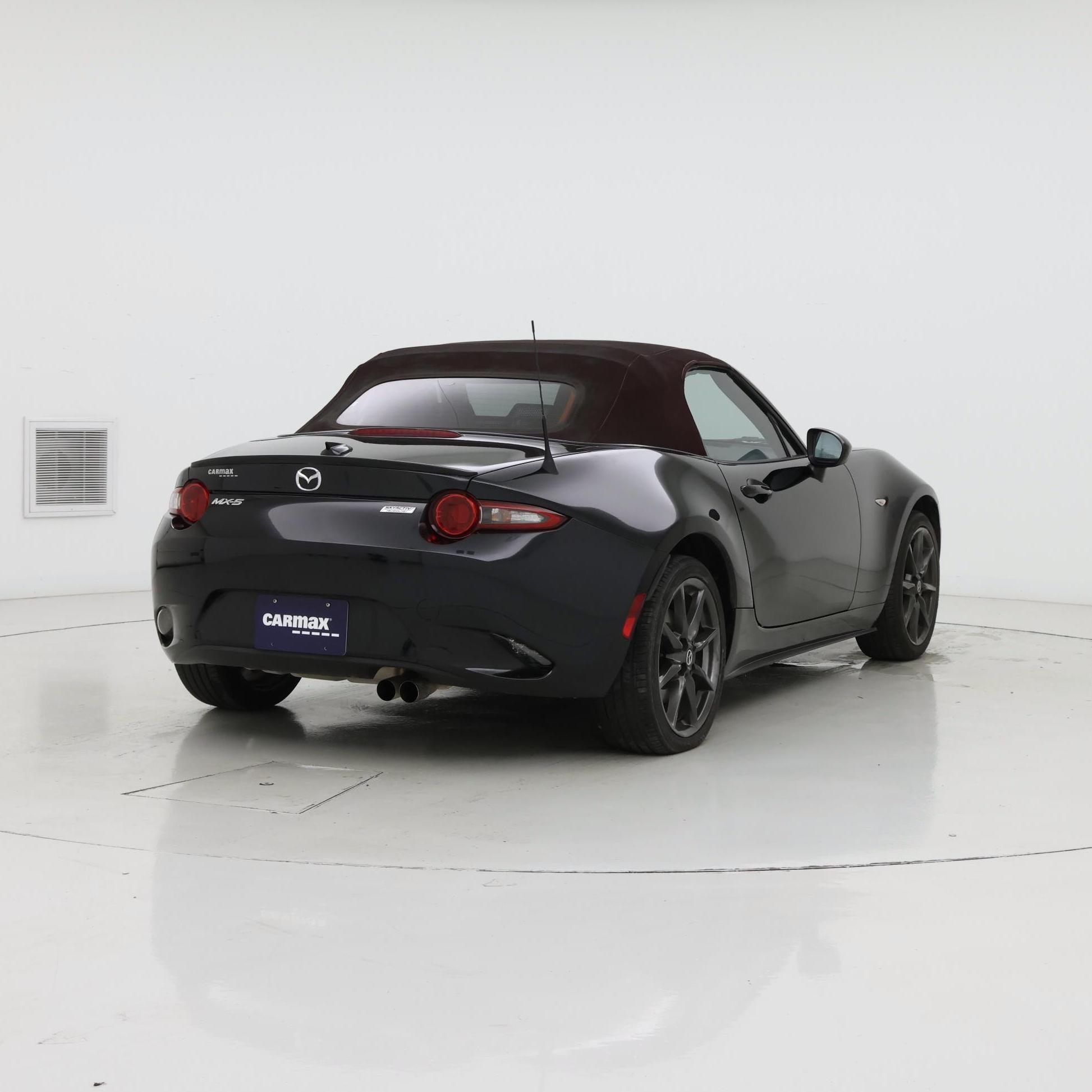 Thumbnail: 2018 Mazda MX-5 Miata - 8