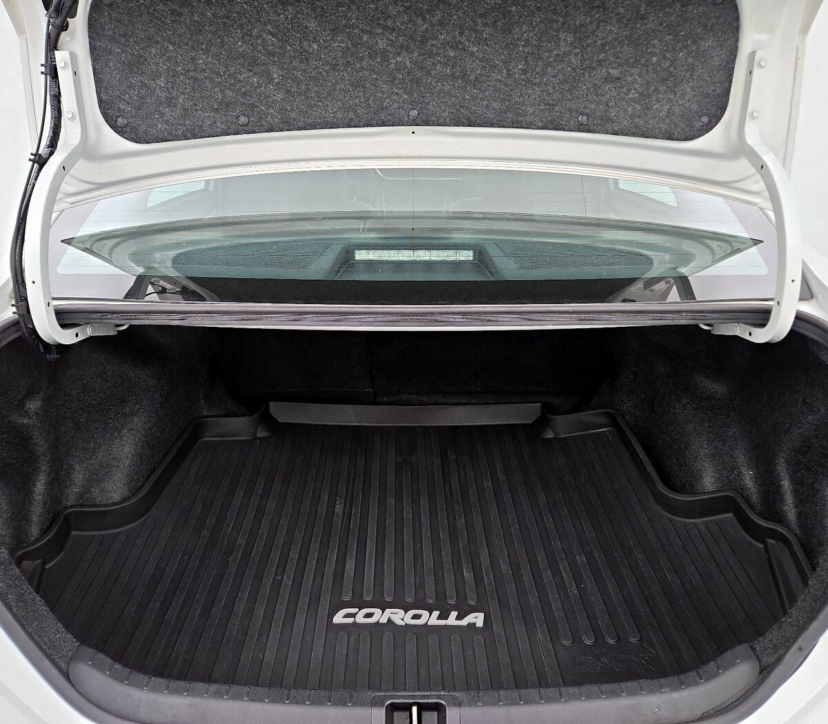 Trunk/Cargo (Seats Up)