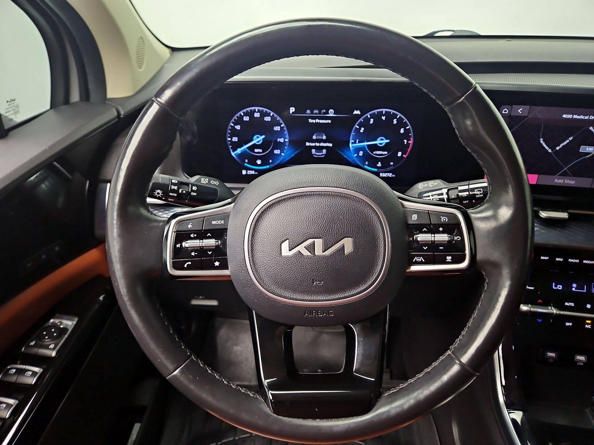 Thumbnail: 2023 Kia Carnival - 10