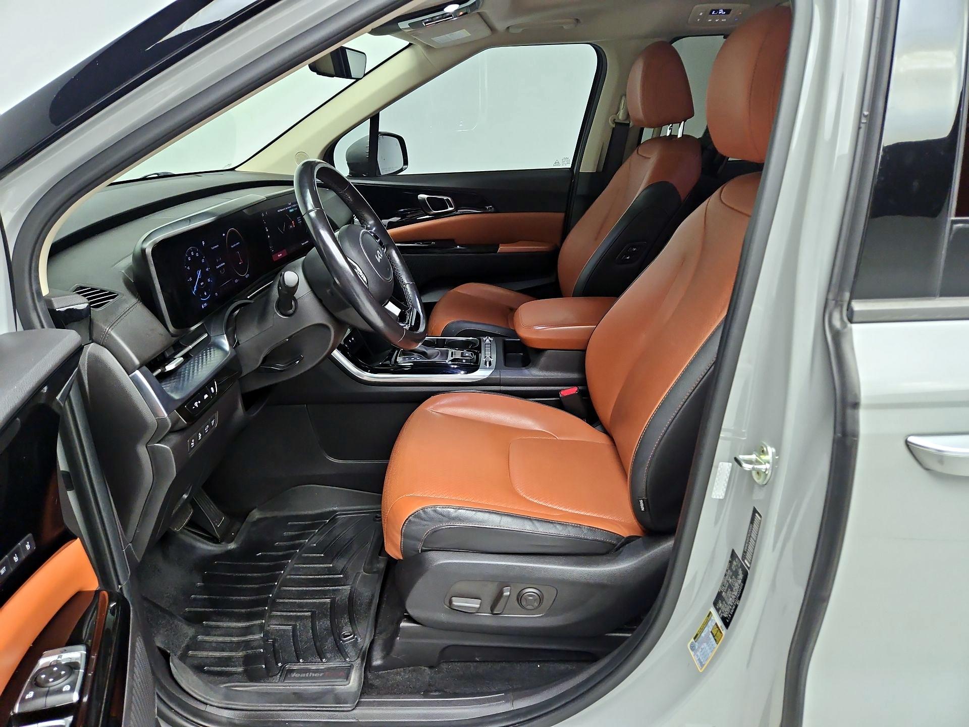 Thumbnail: 2023 Kia Carnival - 11