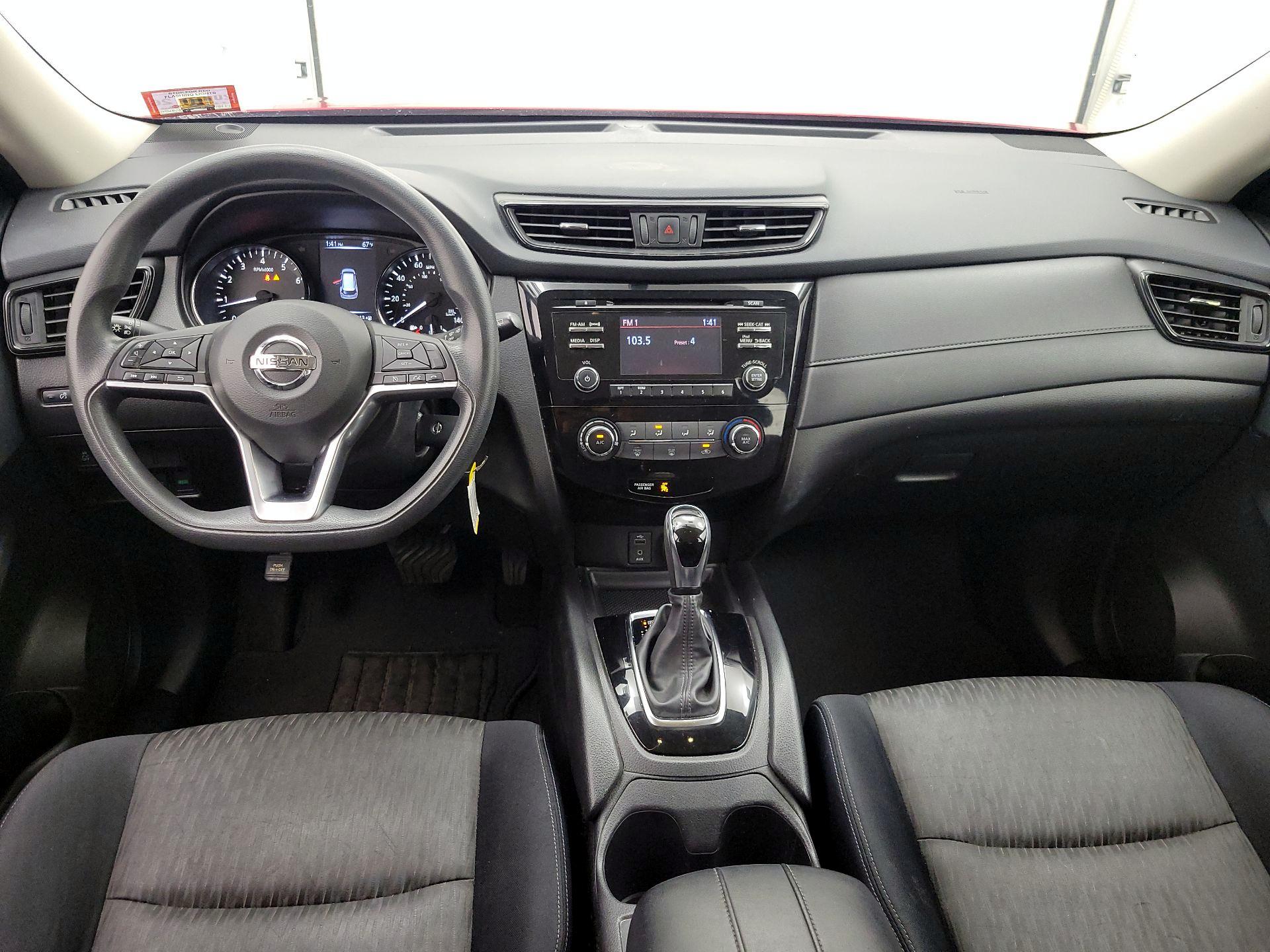 Thumbnail: 2017 Nissan Rogue - 9