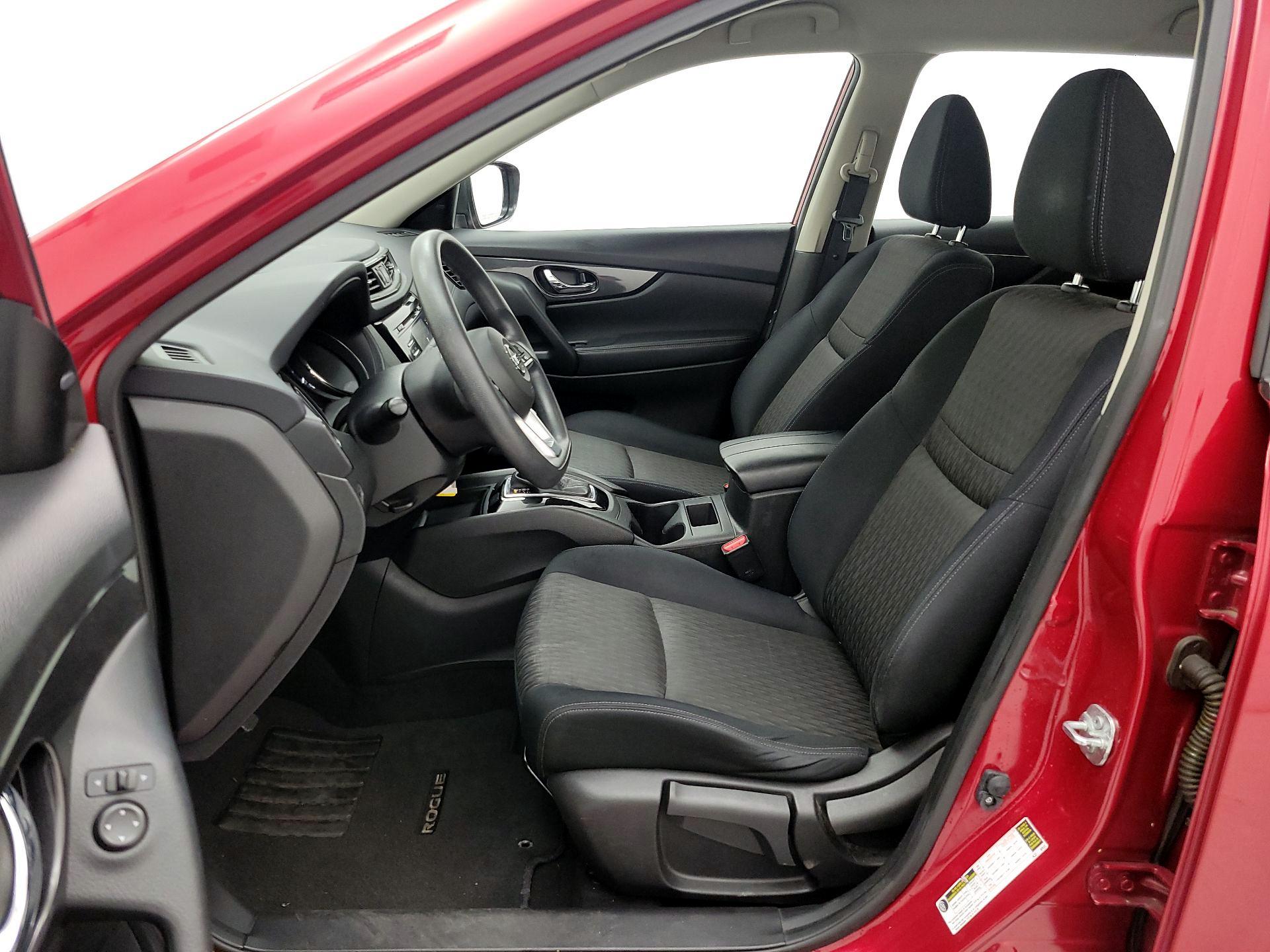 Thumbnail: 2017 Nissan Rogue - 11