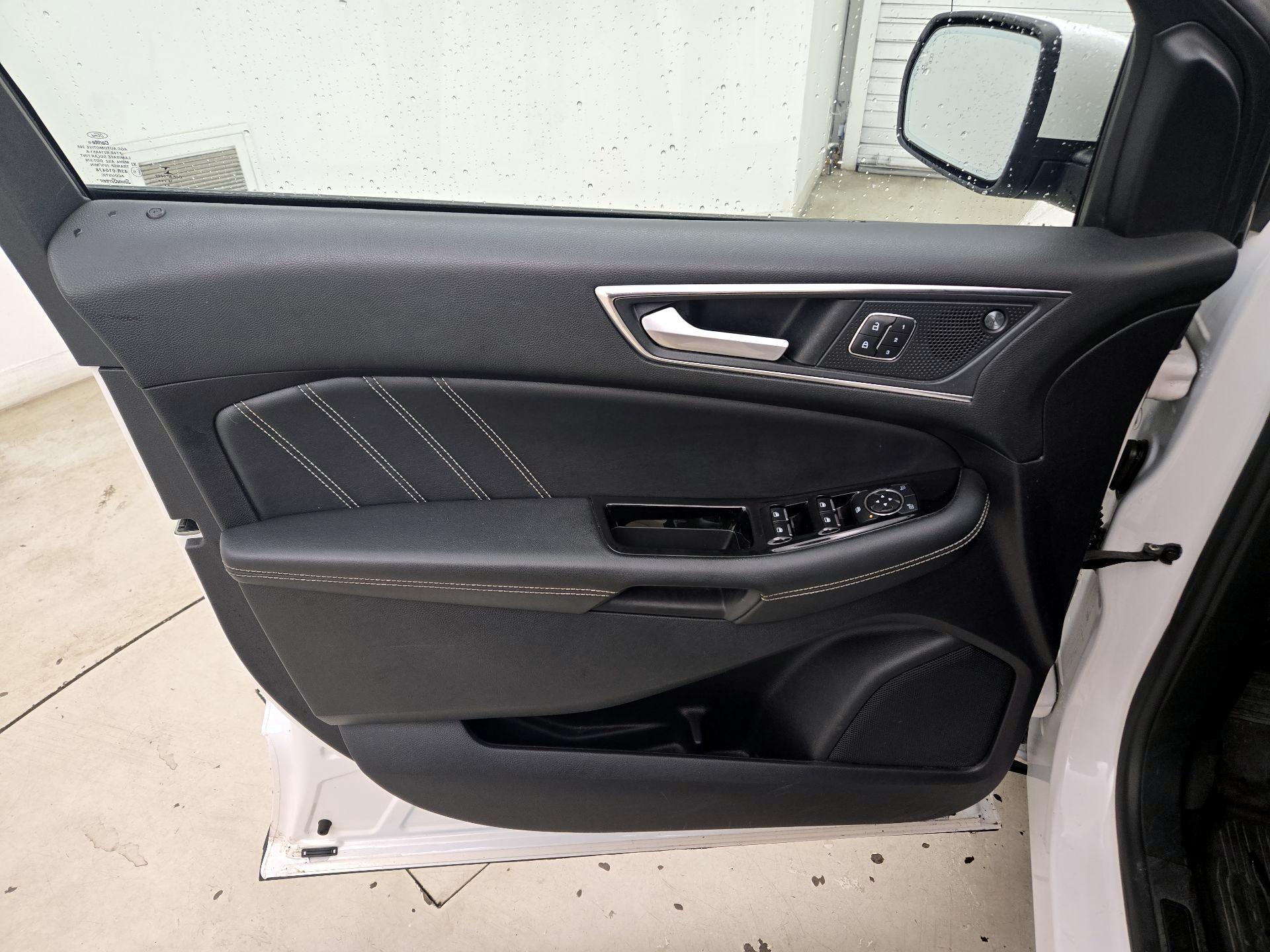 Thumbnail: 2019 Ford Edge - 12