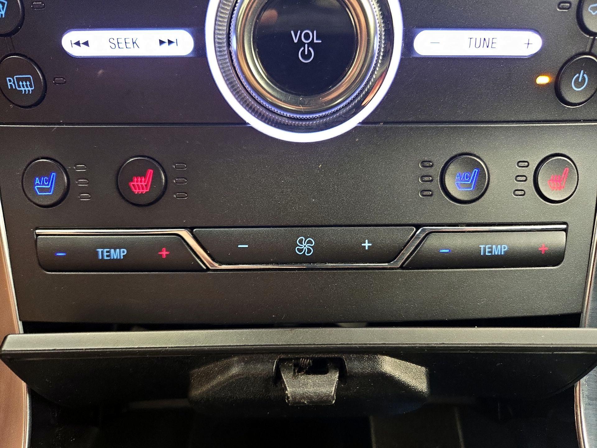 Thumbnail: 2019 Ford Edge - 17