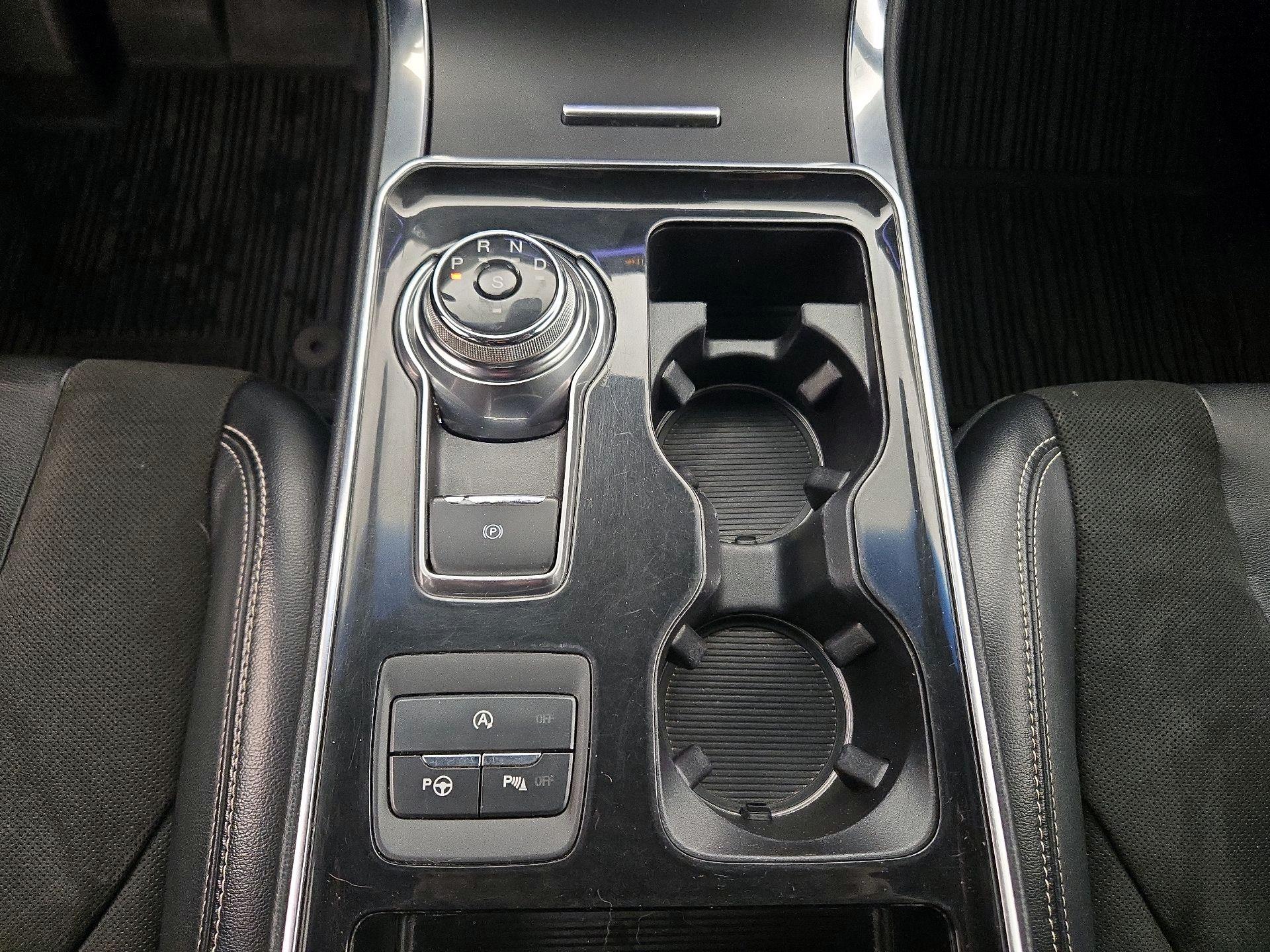 Thumbnail: 2019 Ford Edge - 18