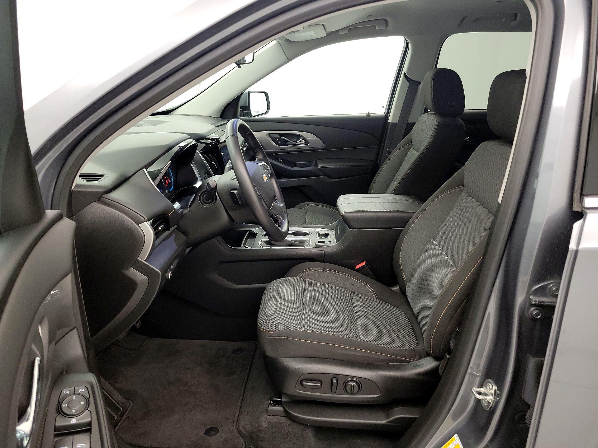 Thumbnail: 2020 Chevrolet Traverse - 11