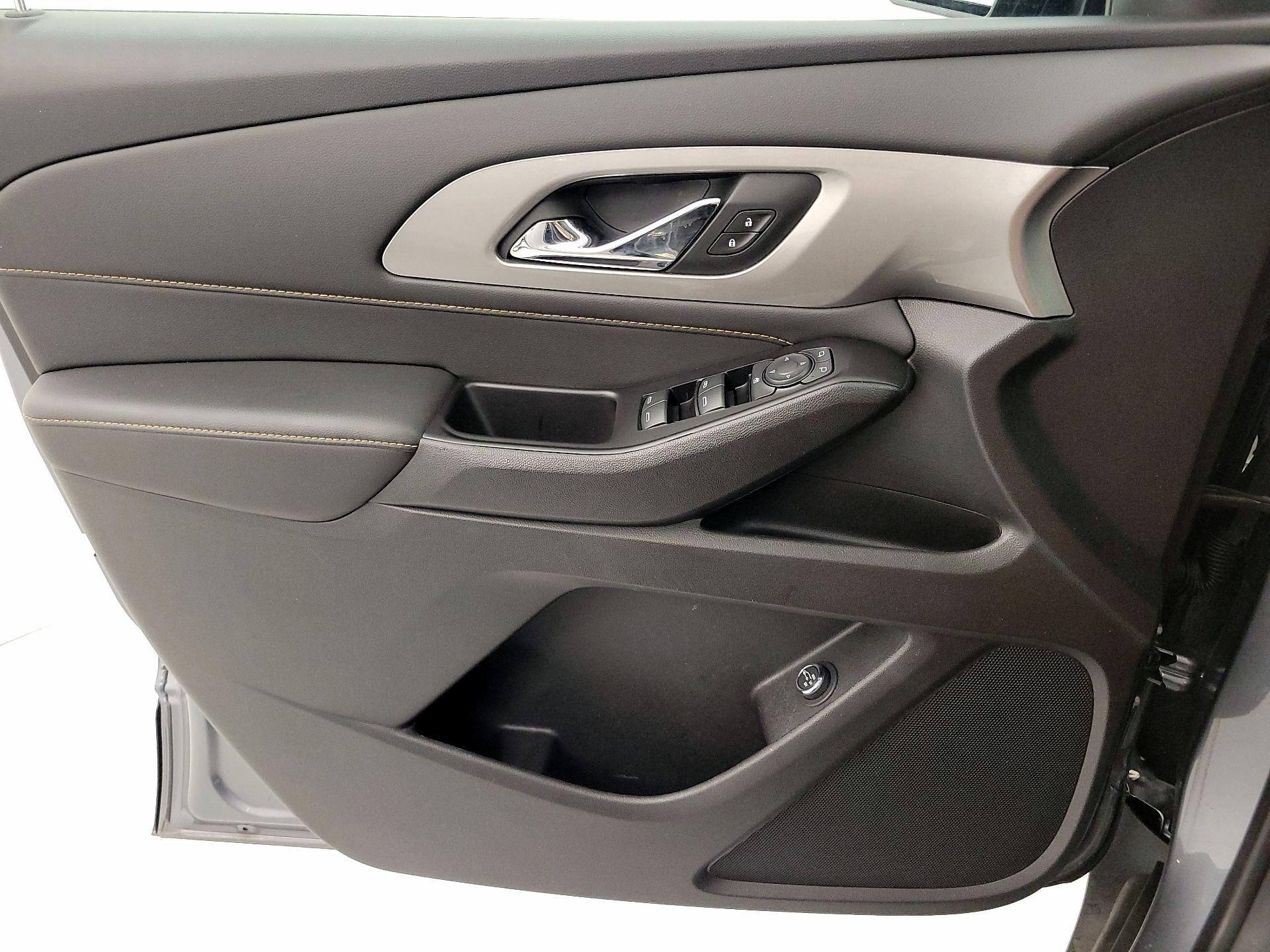 Thumbnail: 2020 Chevrolet Traverse - 12