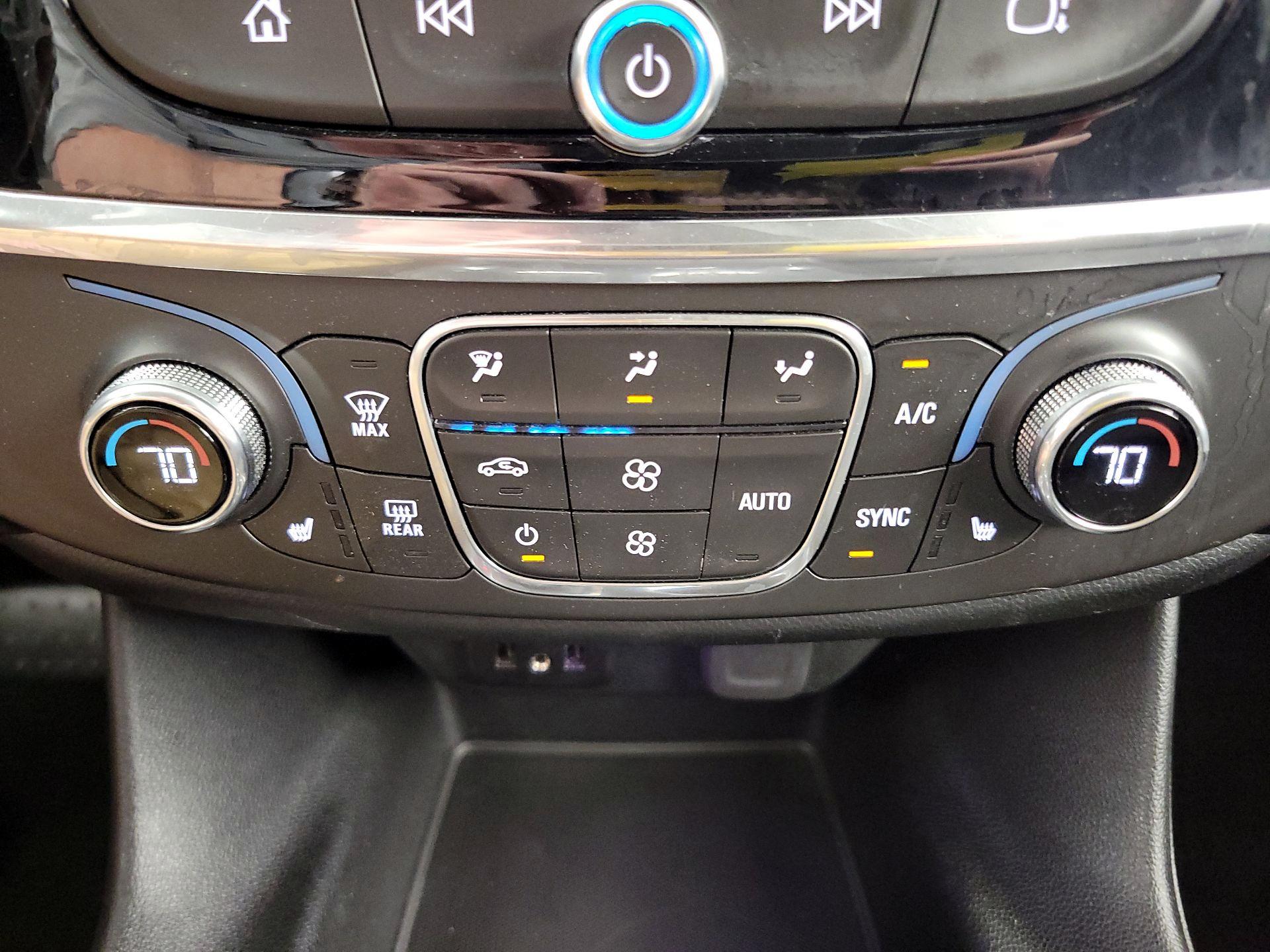 Thumbnail: 2020 Chevrolet Traverse - 16