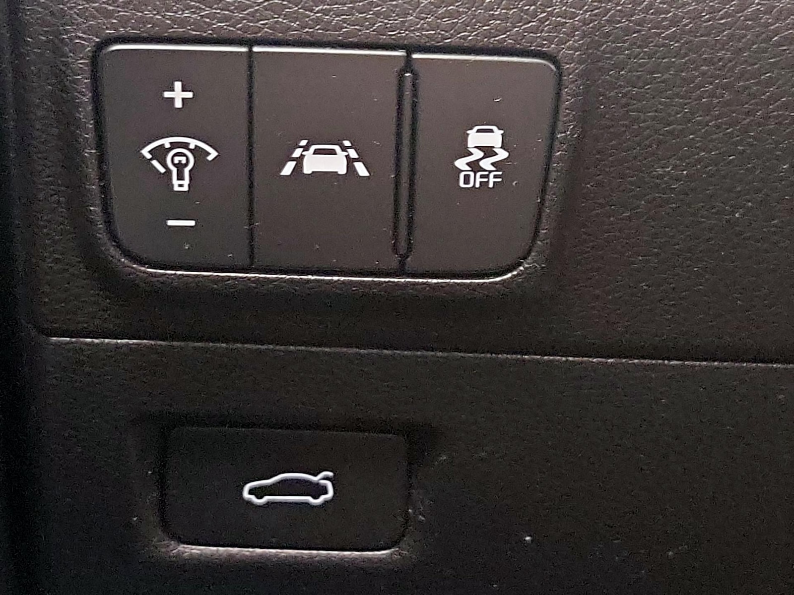 2024 Kia K5 EX - Photo 14