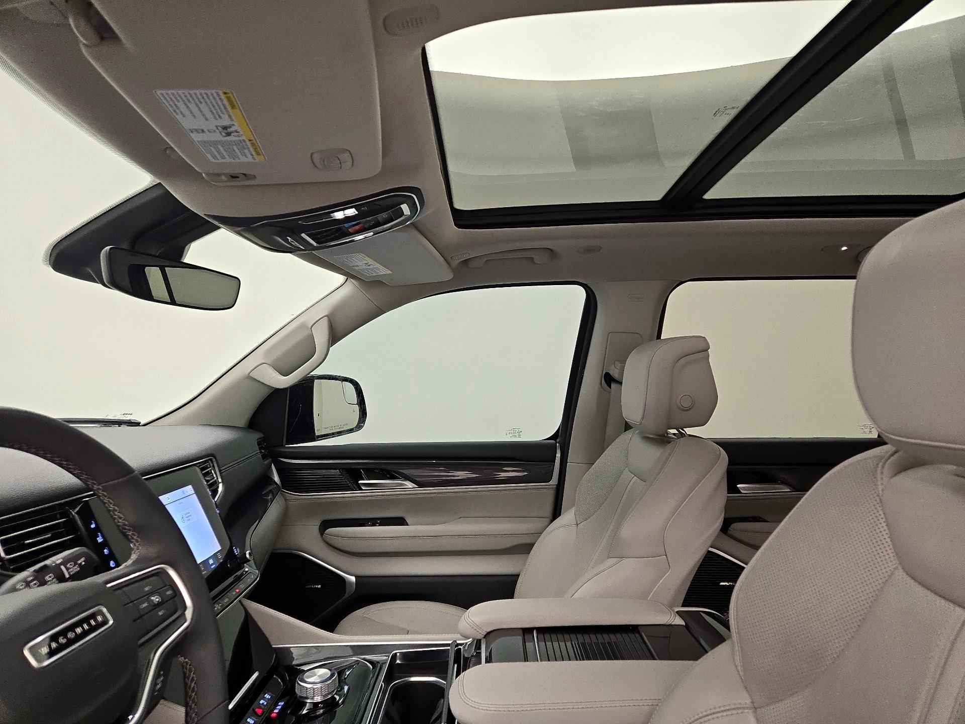 Thumbnail: 2024 Jeep Wagoneer - 20