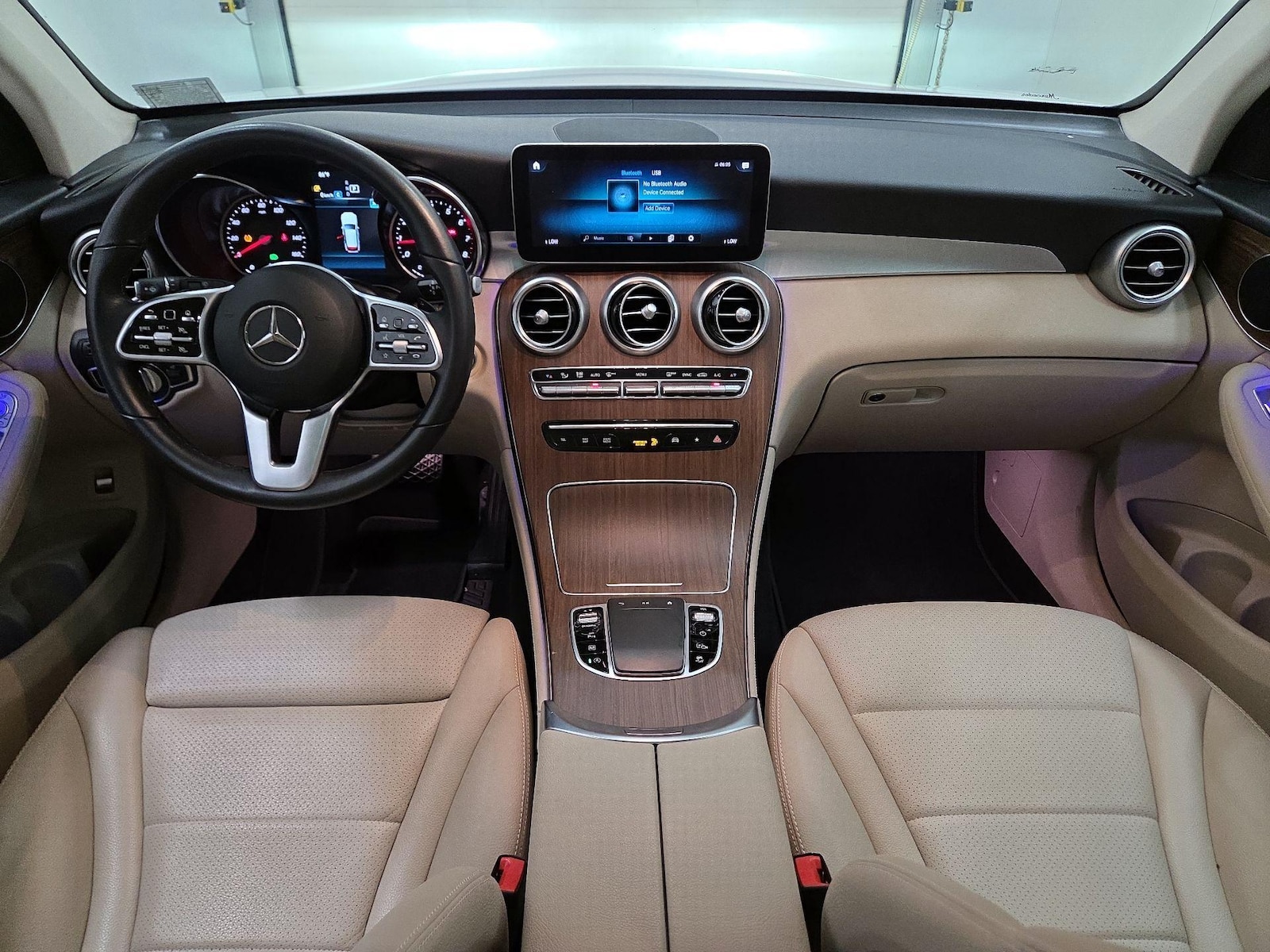 2021 Mercedes-Benz GLC GLC300 - Photo 10