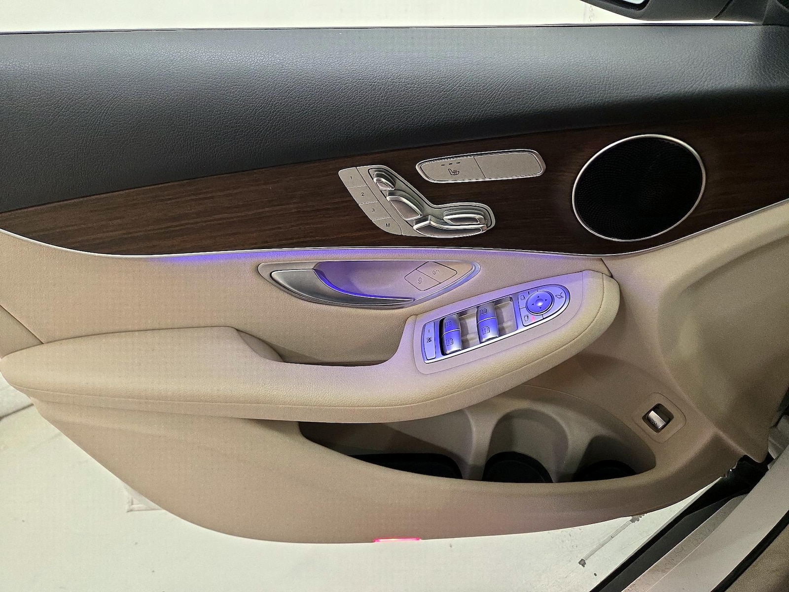 2021 Mercedes-Benz GLC GLC300 - Photo 13
