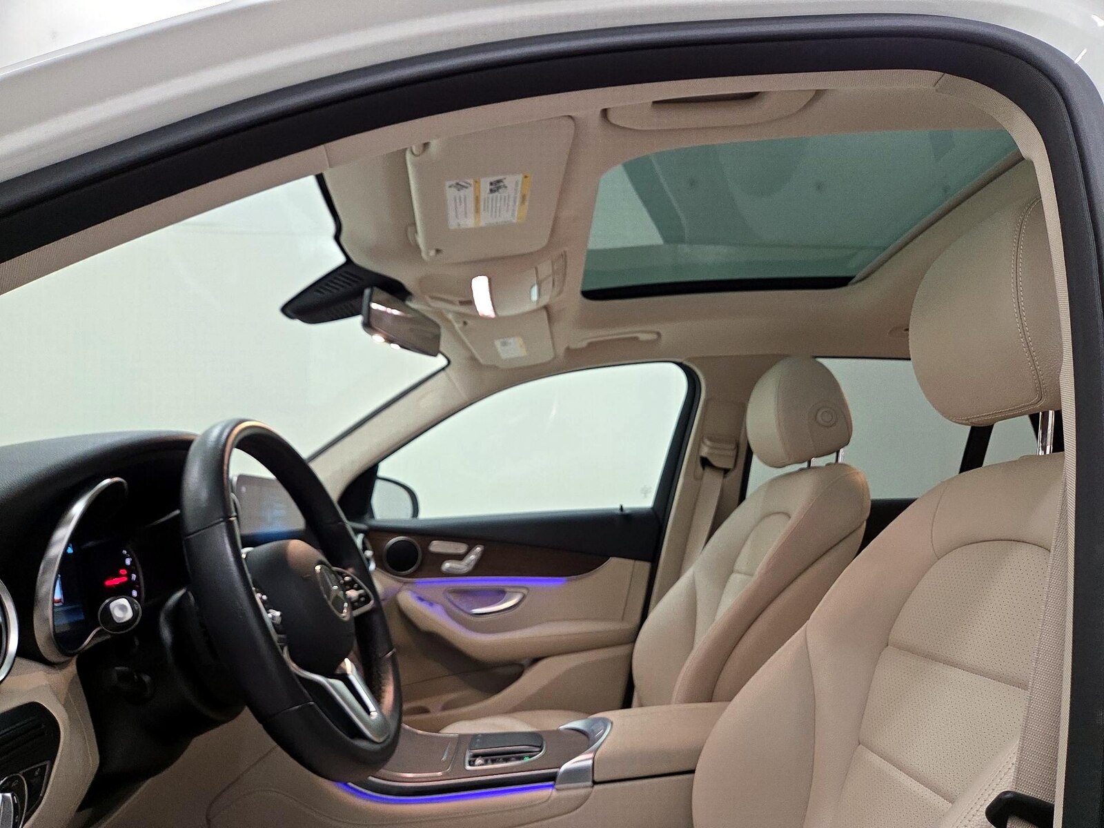 2021 Mercedes-Benz GLC GLC300 - Photo 19