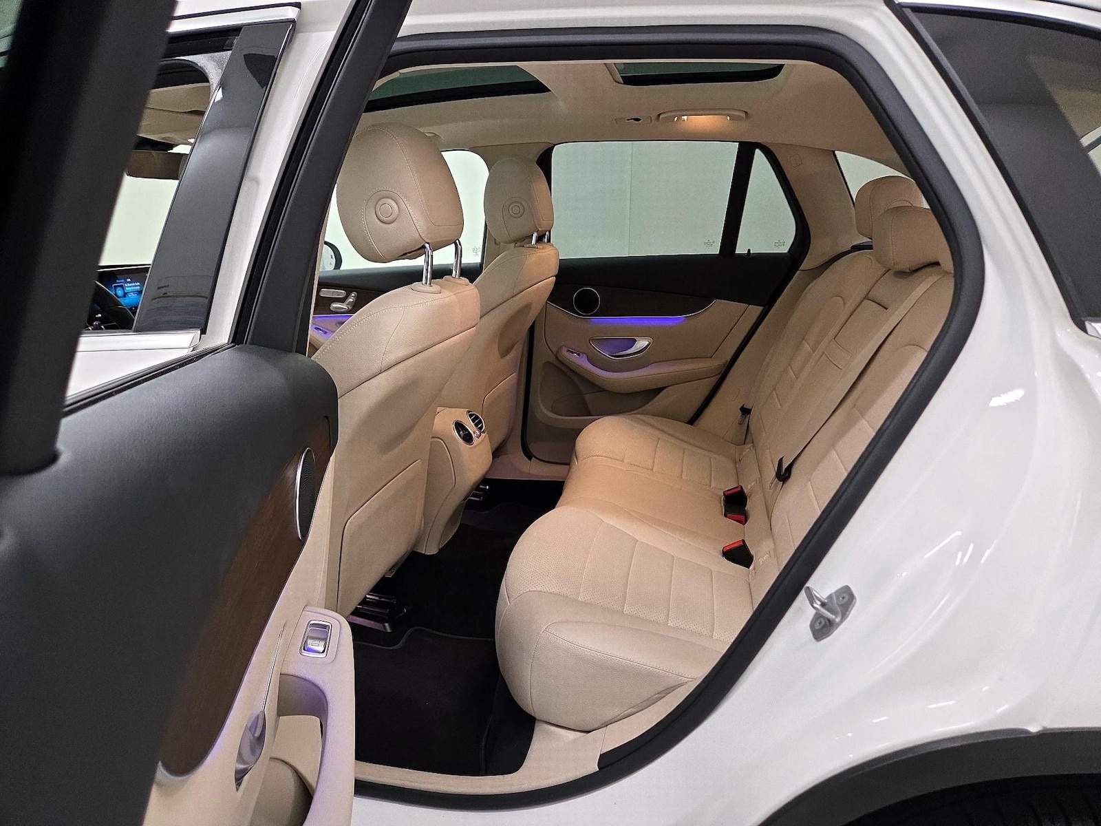 2021 Mercedes-Benz GLC GLC300 - Photo 20