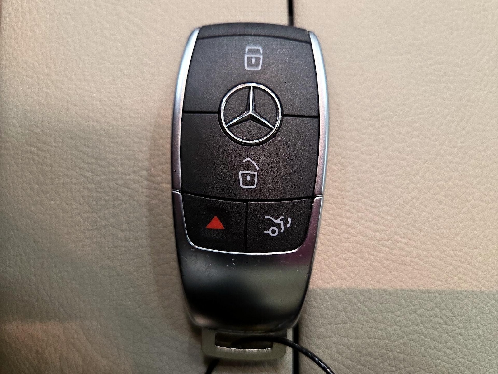 2021 Mercedes-Benz GLC GLC300 - Photo 23