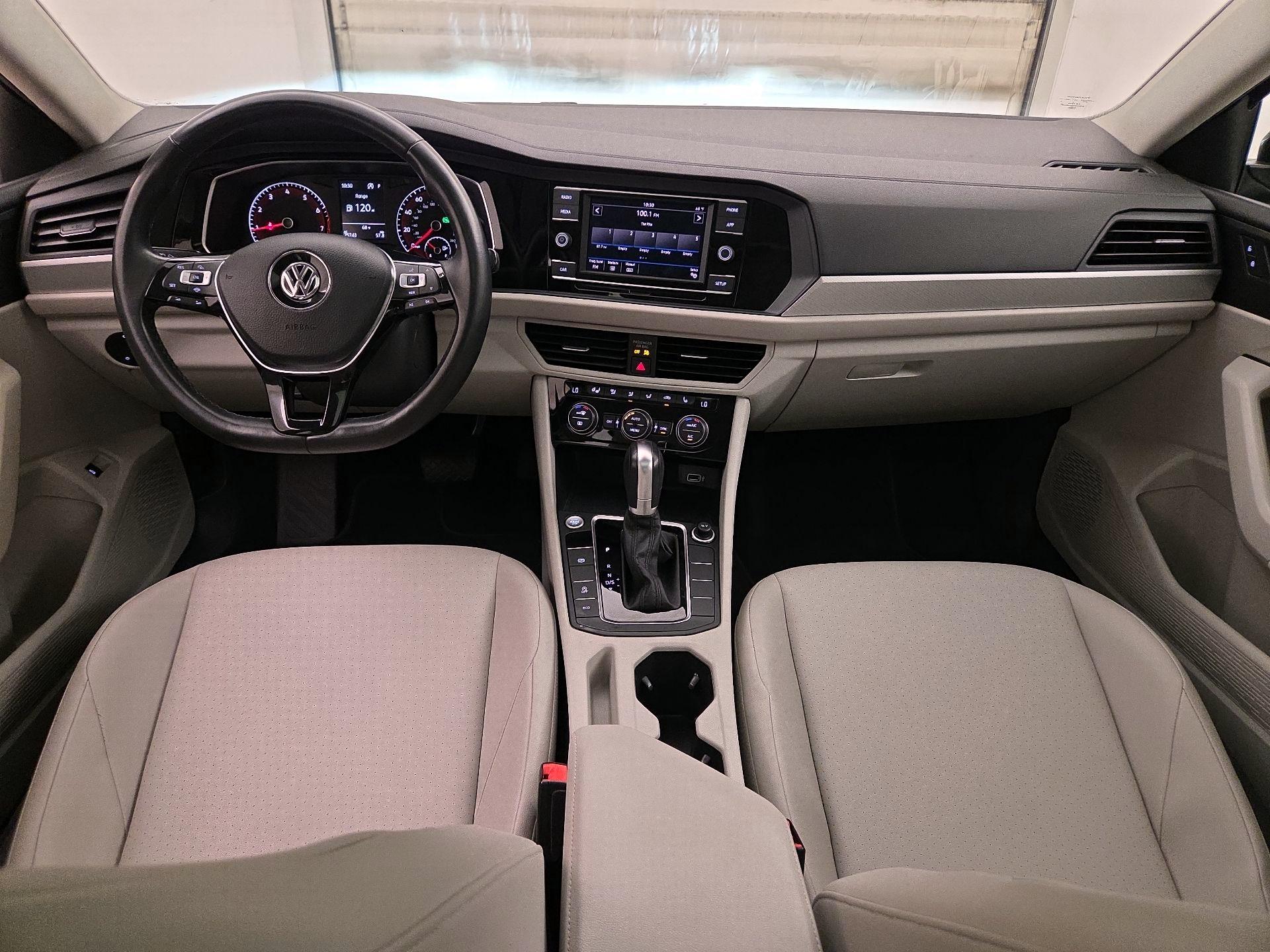 Thumbnail: 2019 Volkswagen Jetta - 9