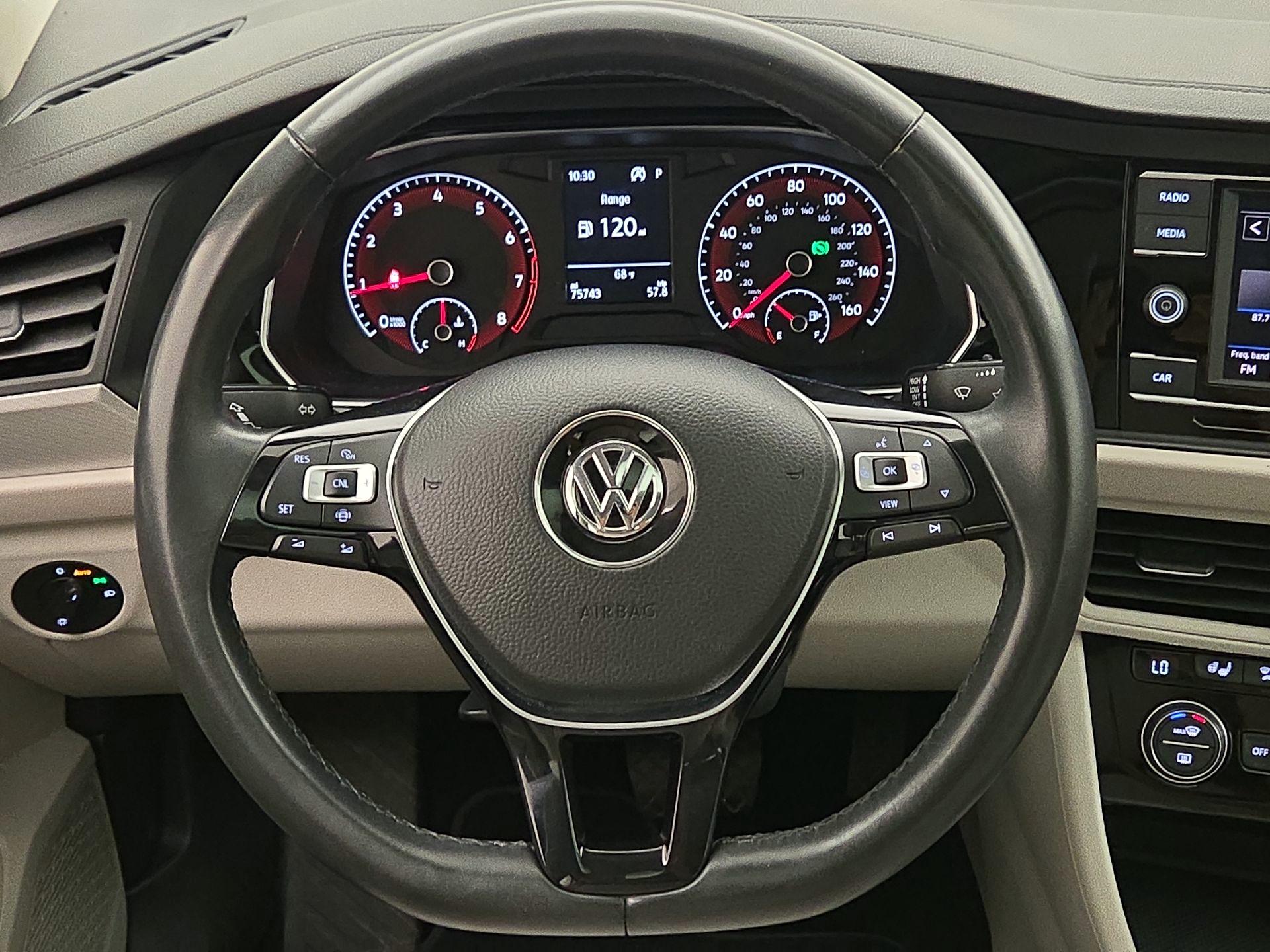 Thumbnail: 2019 Volkswagen Jetta - 10
