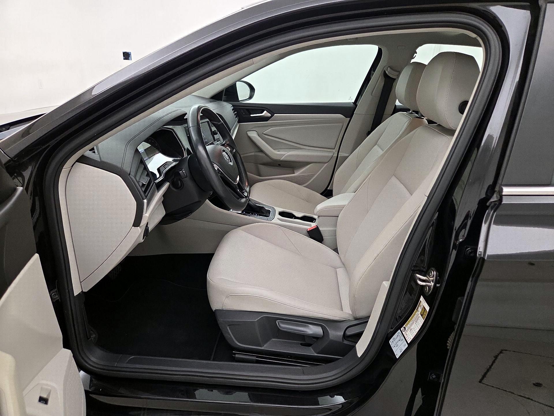 Thumbnail: 2019 Volkswagen Jetta - 11