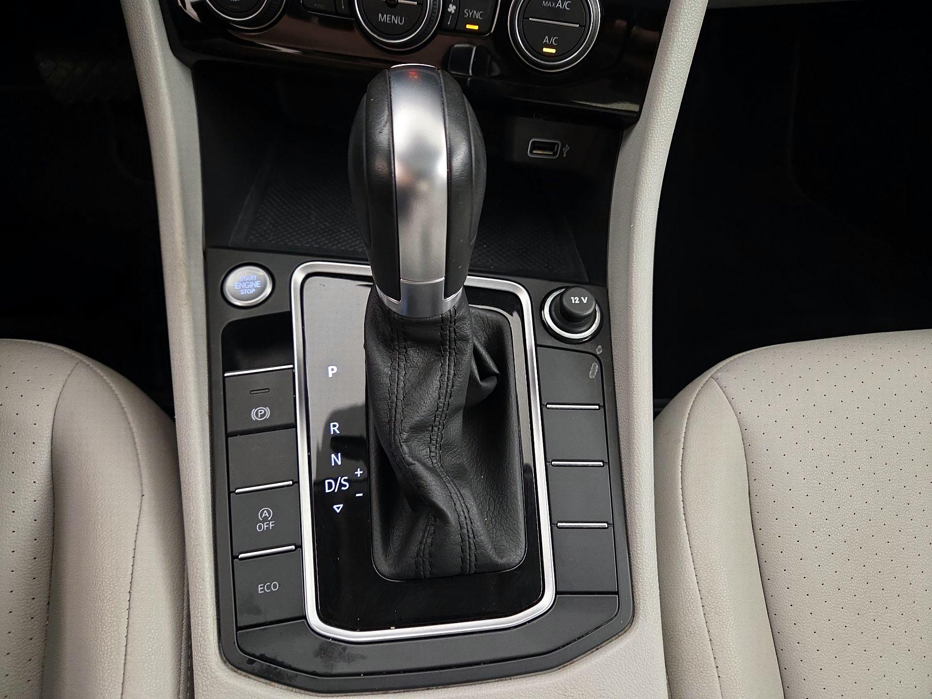 Thumbnail: 2019 Volkswagen Jetta - 17