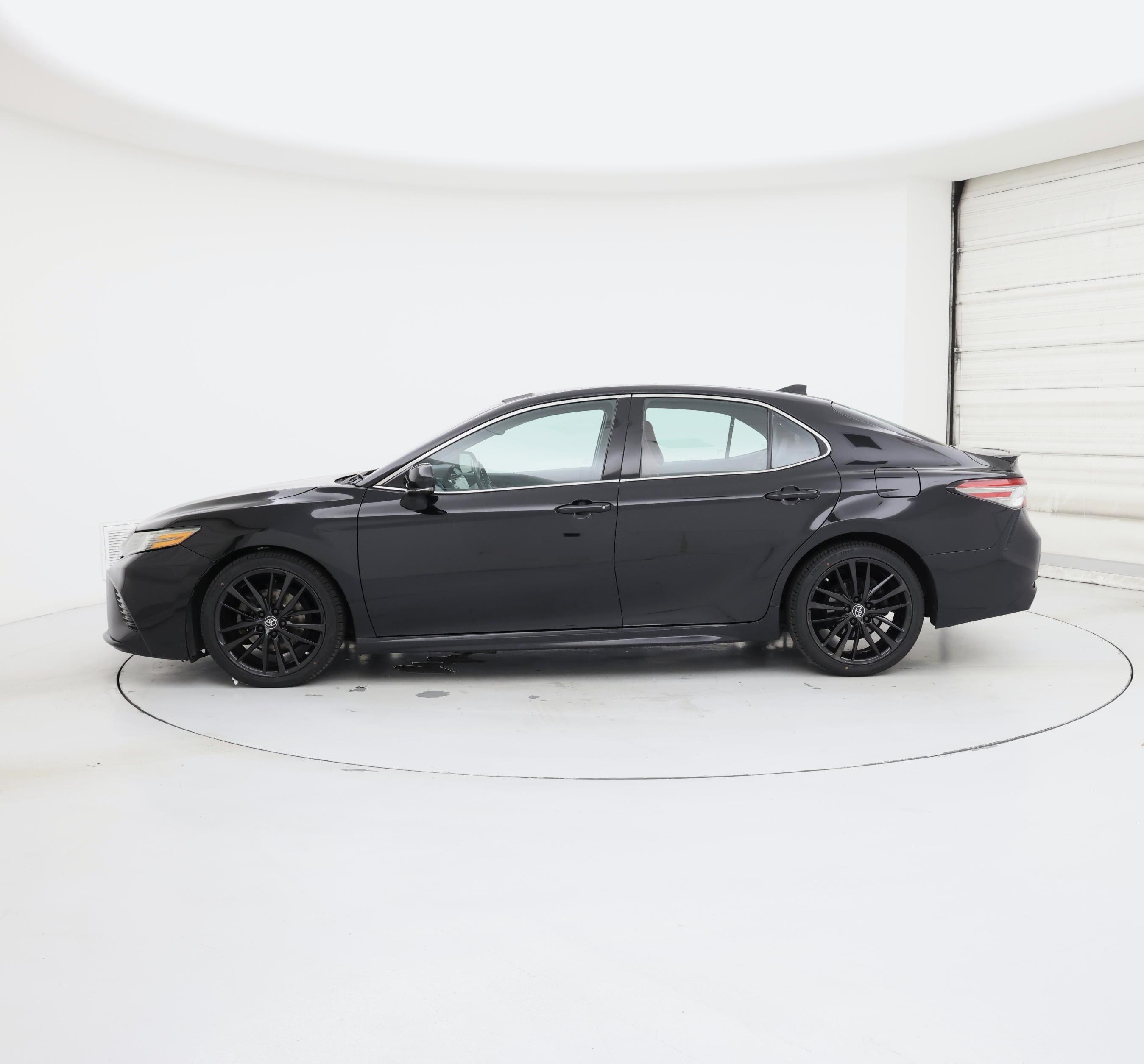 Thumbnail: 2019 Toyota Camry - 3